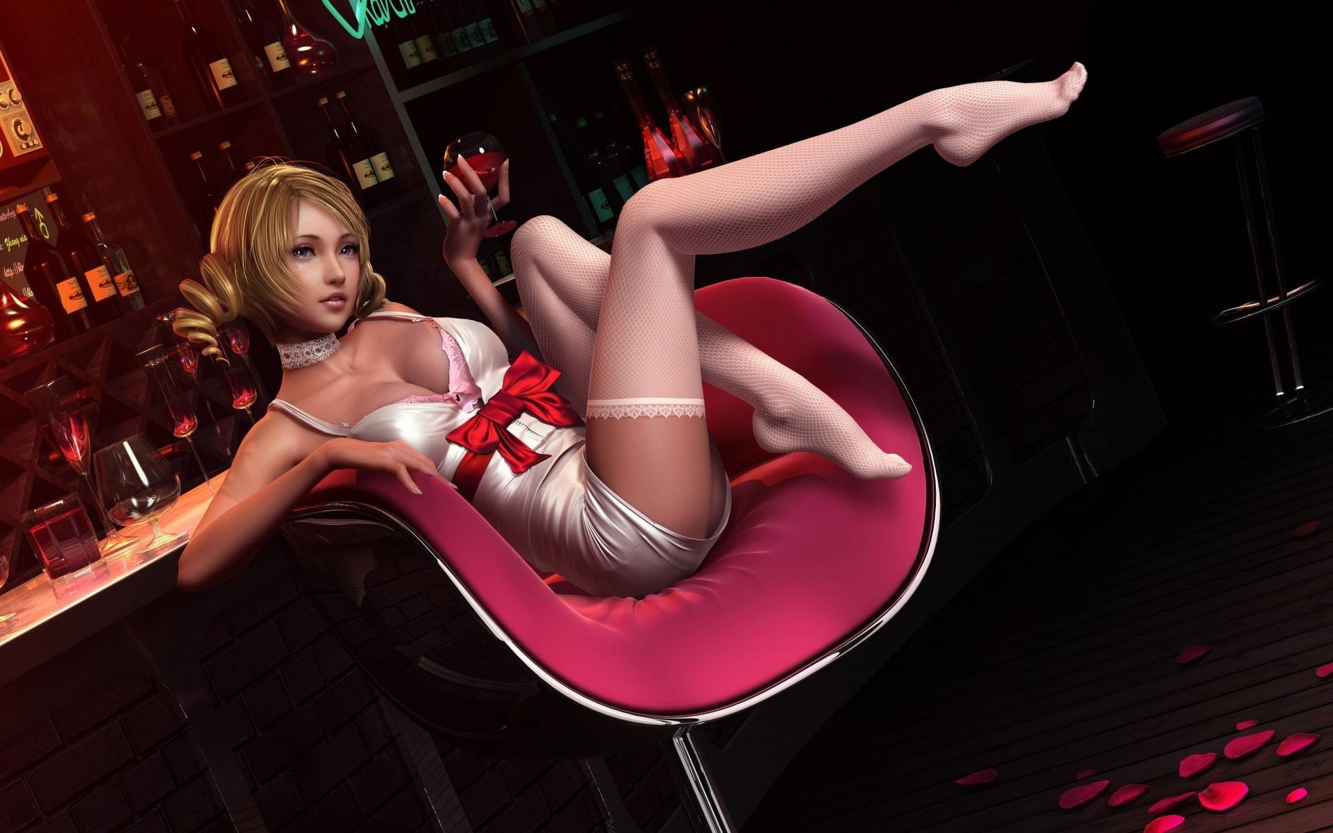 Сексуальная блондинка в красном платье играет за столом 