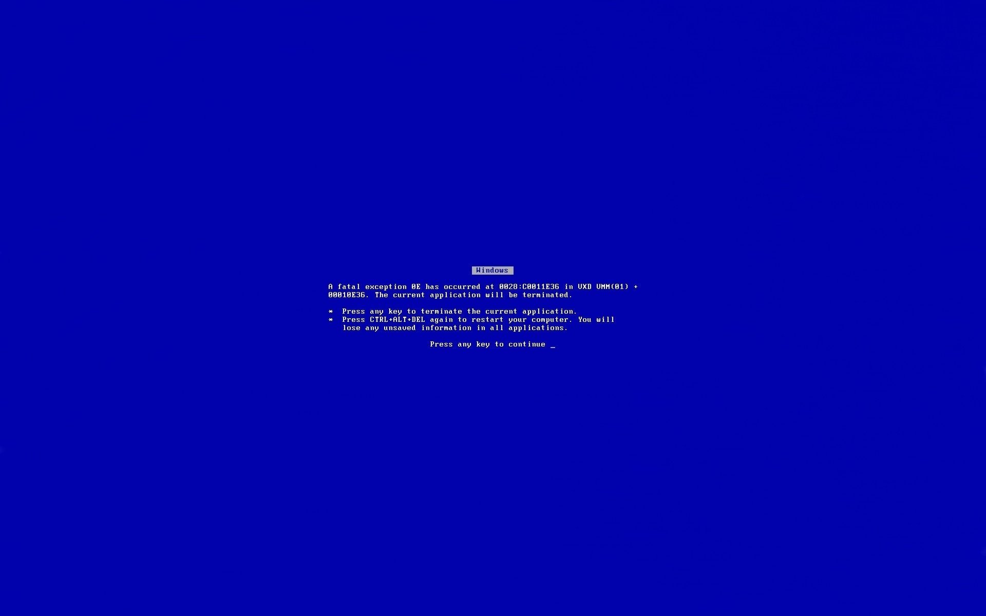 Синий экран с белыми буквами