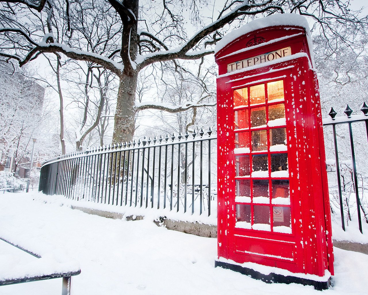 Знаменитая телефонная будка в Лондоне
