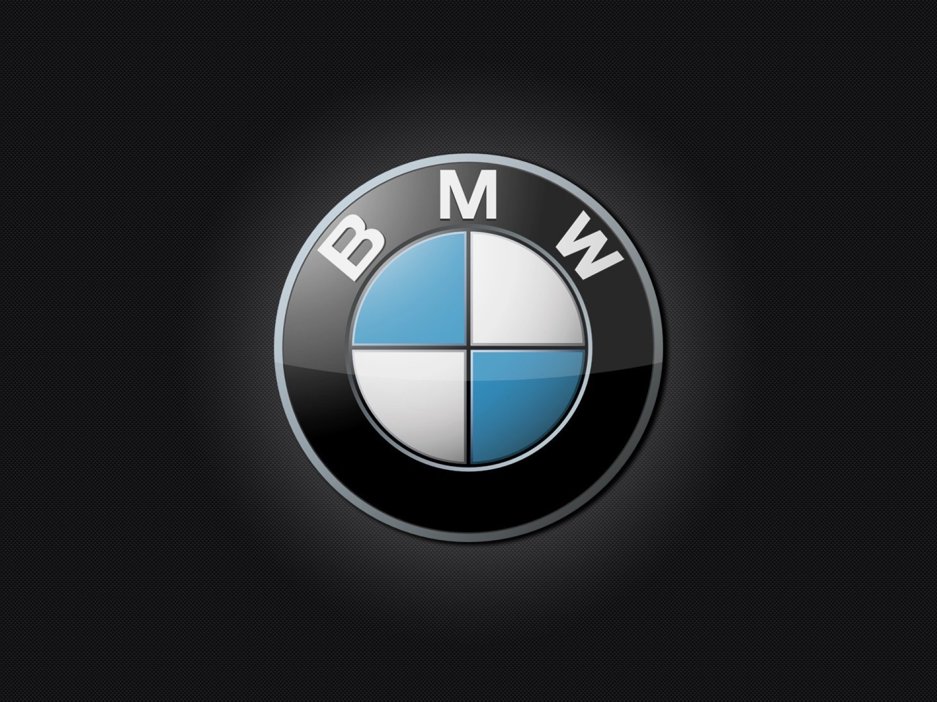 Bmw логотип на черном фоне