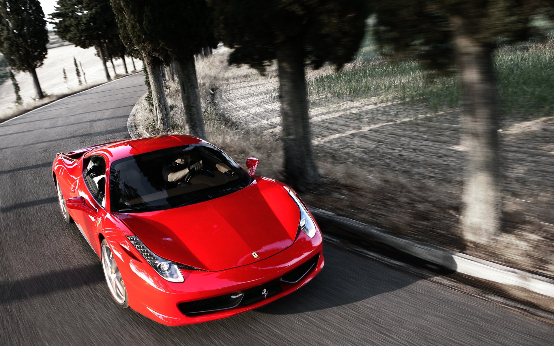 красный спортивный автомобиль Ferrari 458 скачать