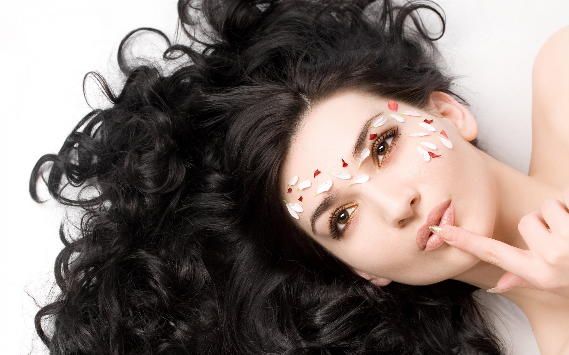 vse-devushki-zhelayut-bit-krasivimi-volos