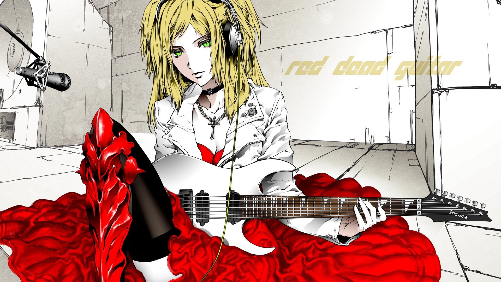 Девушка аниме в красной юбке сидит с гитарой