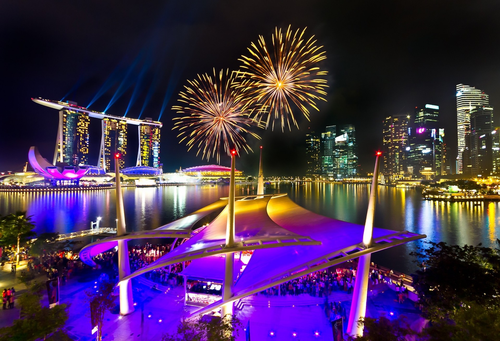 фейерверк над Сингапуром скачать
