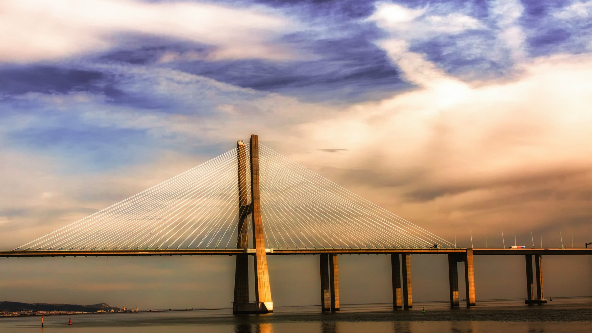 лиссабон река мост голубой тежу португалия