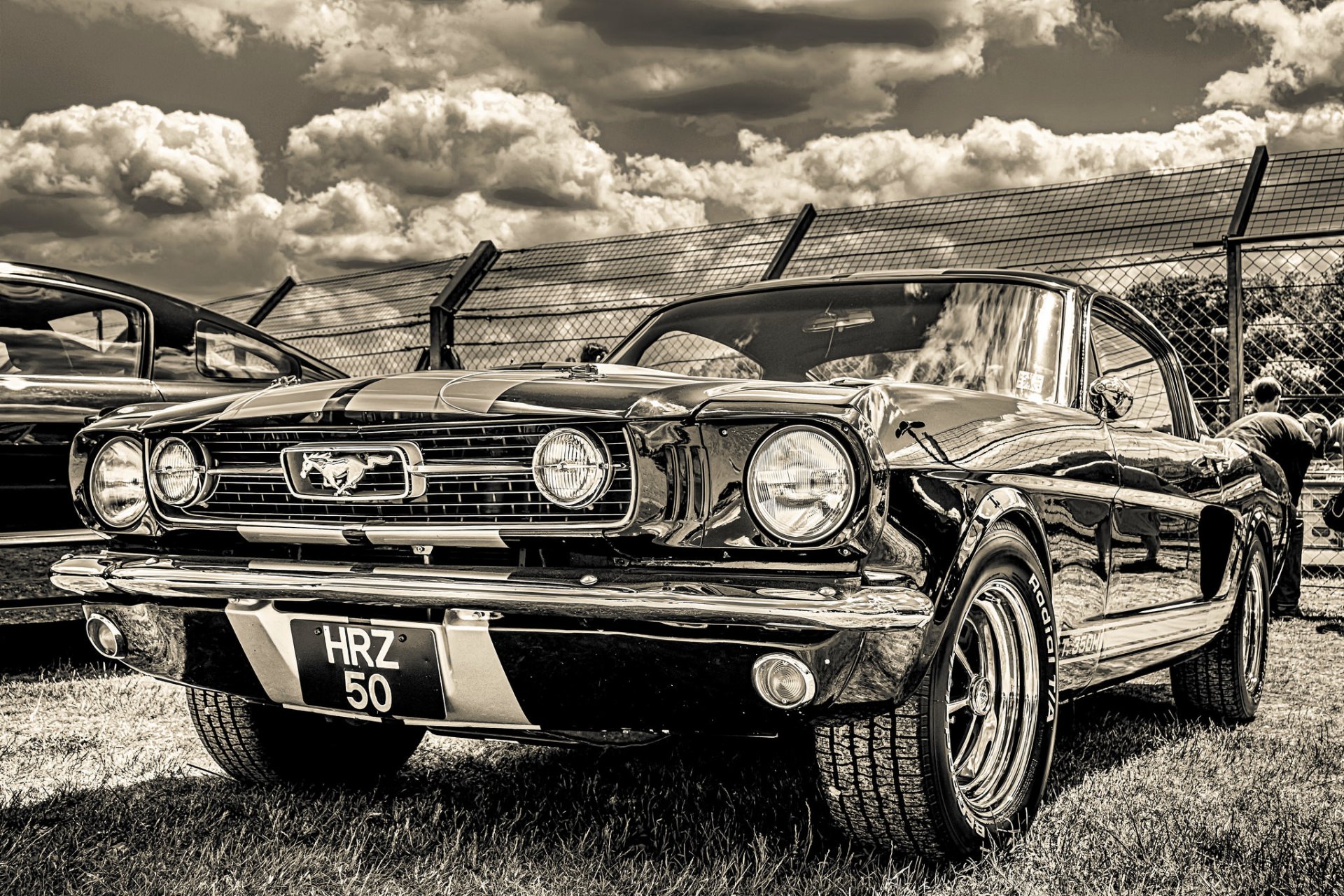 Старые машины черные. Ford Mustang 1965. Ретро Форд Мустанг 1965. Форд Мустанг Shelby 1965. Форд Мустанг 1960.