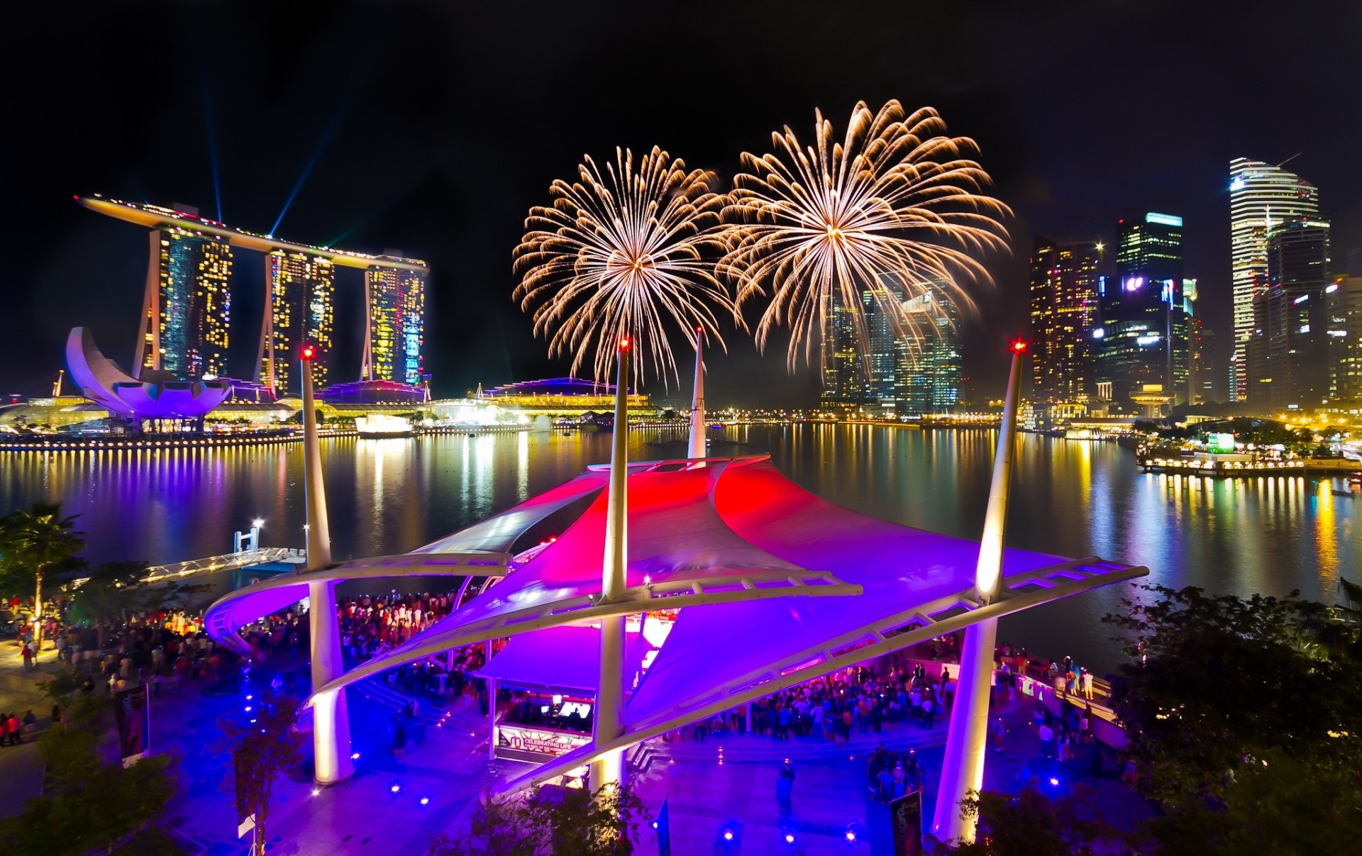 Сингапур салют ночь город архитектура скачать