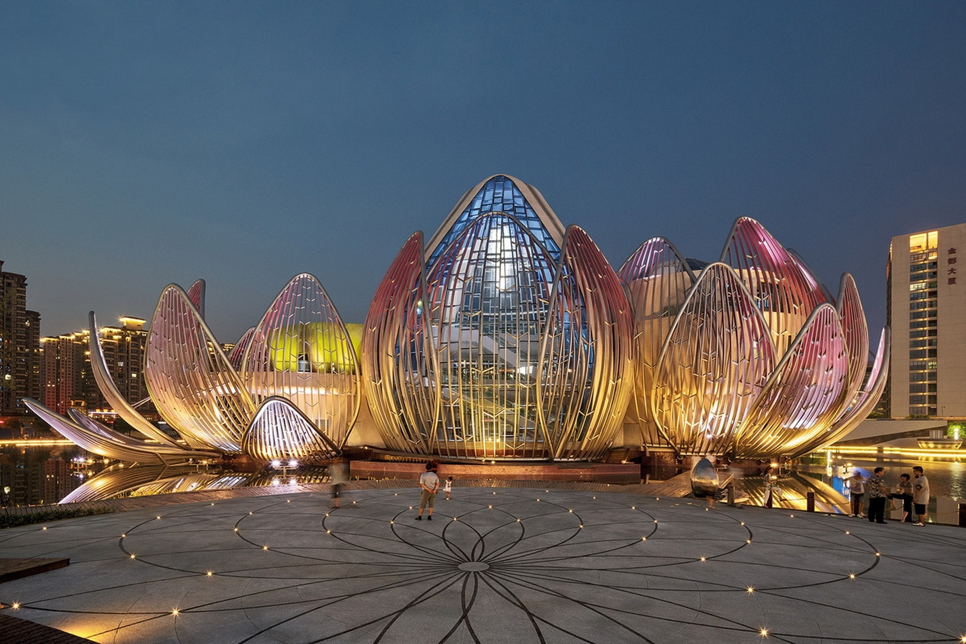 Выставочный центр Лотос в городе Чанчжоу Китай Архитектор