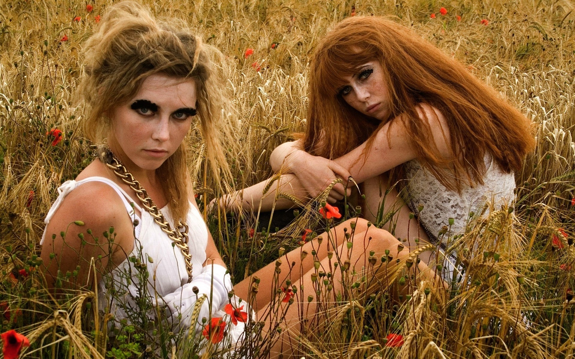 рыжие трава цветы женщины поле девушки