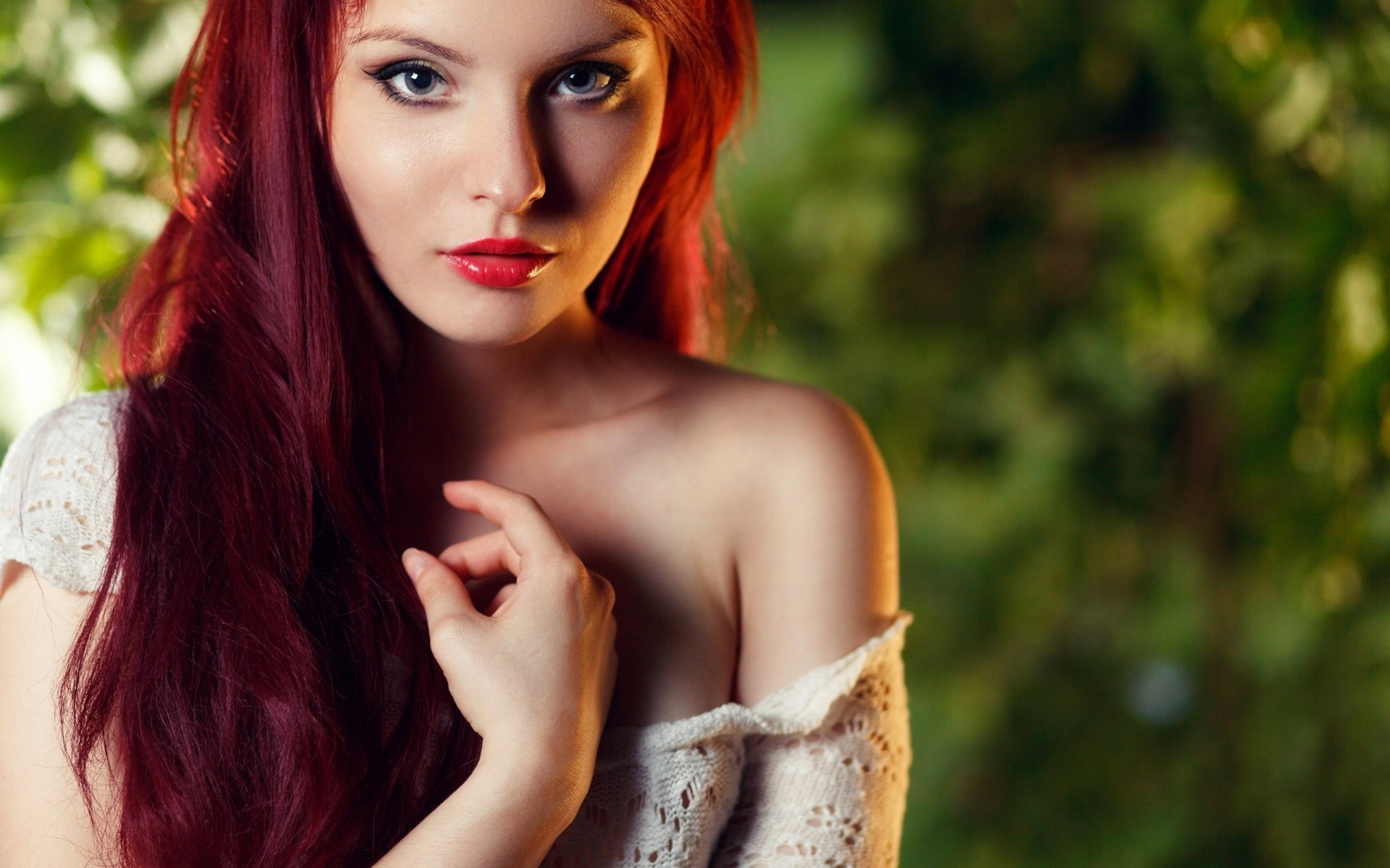 девушка лицо красные волосы