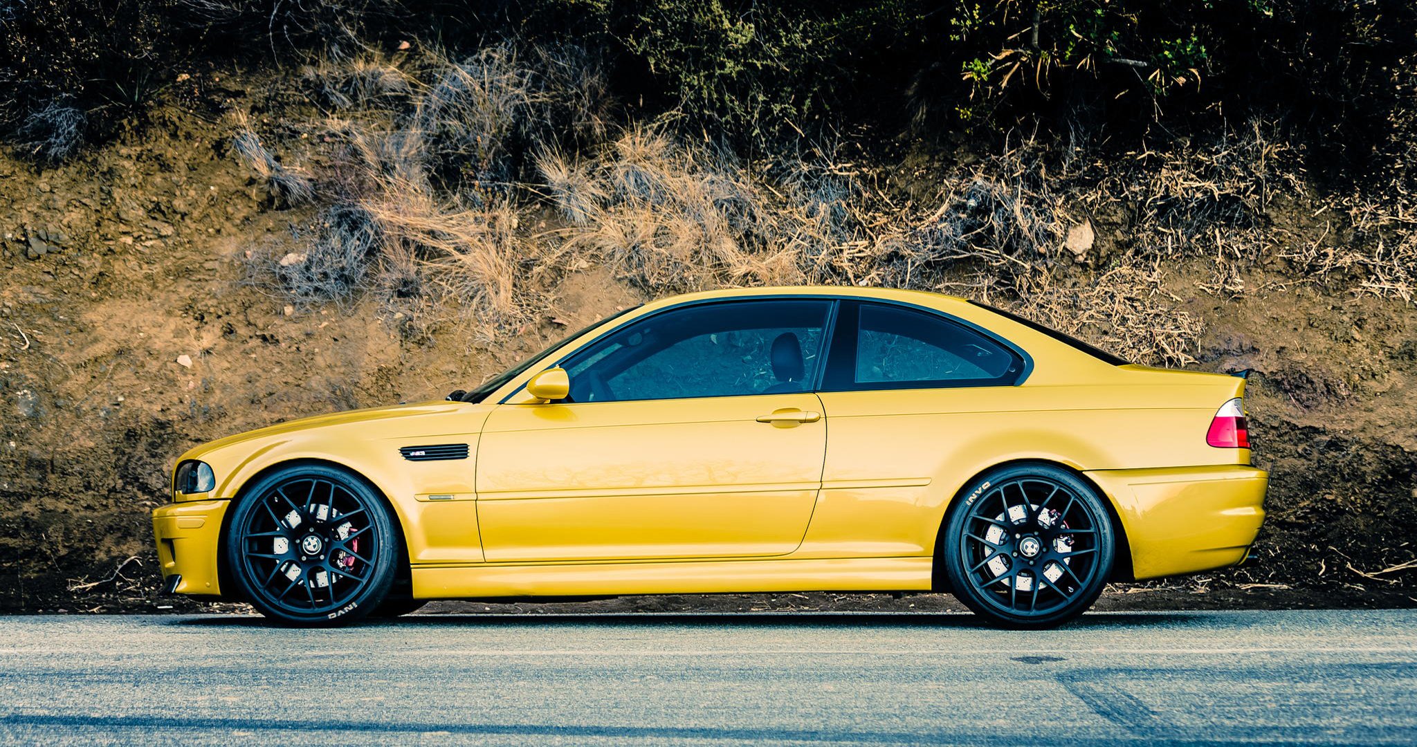 BMW M3 Желтое загрузить