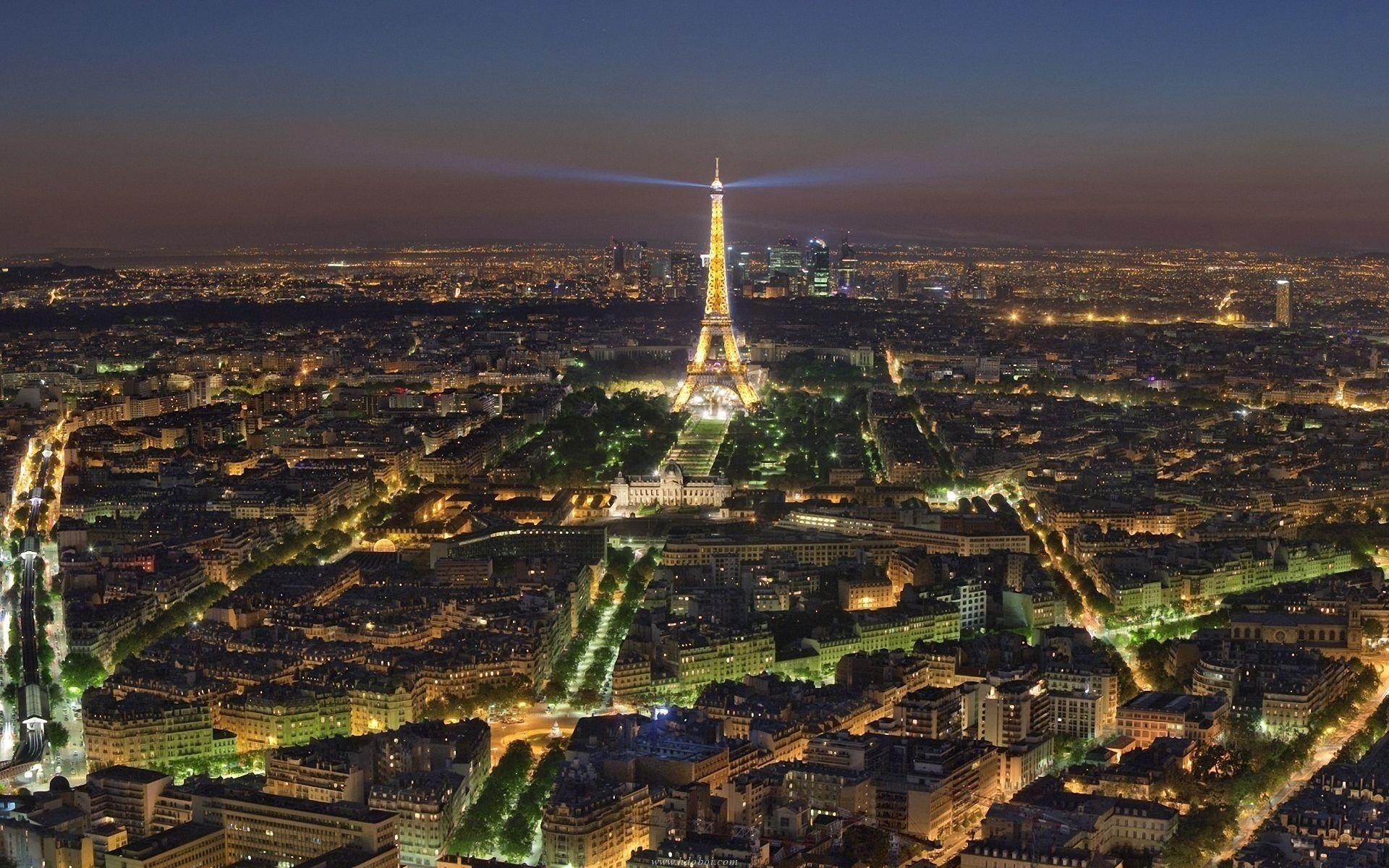 Город Париж во Франции башня