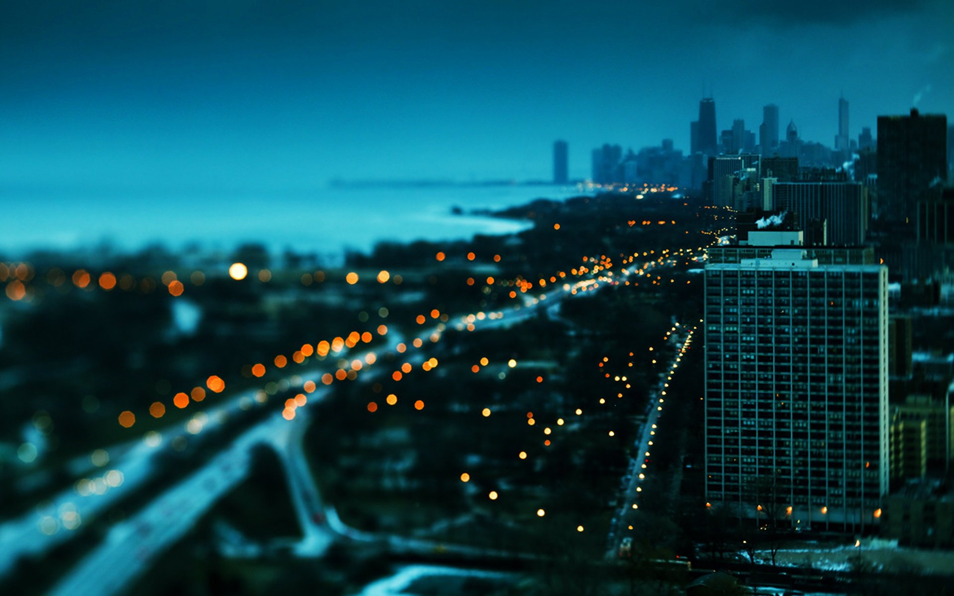 Ночные небоскребы в Чикаго зимой