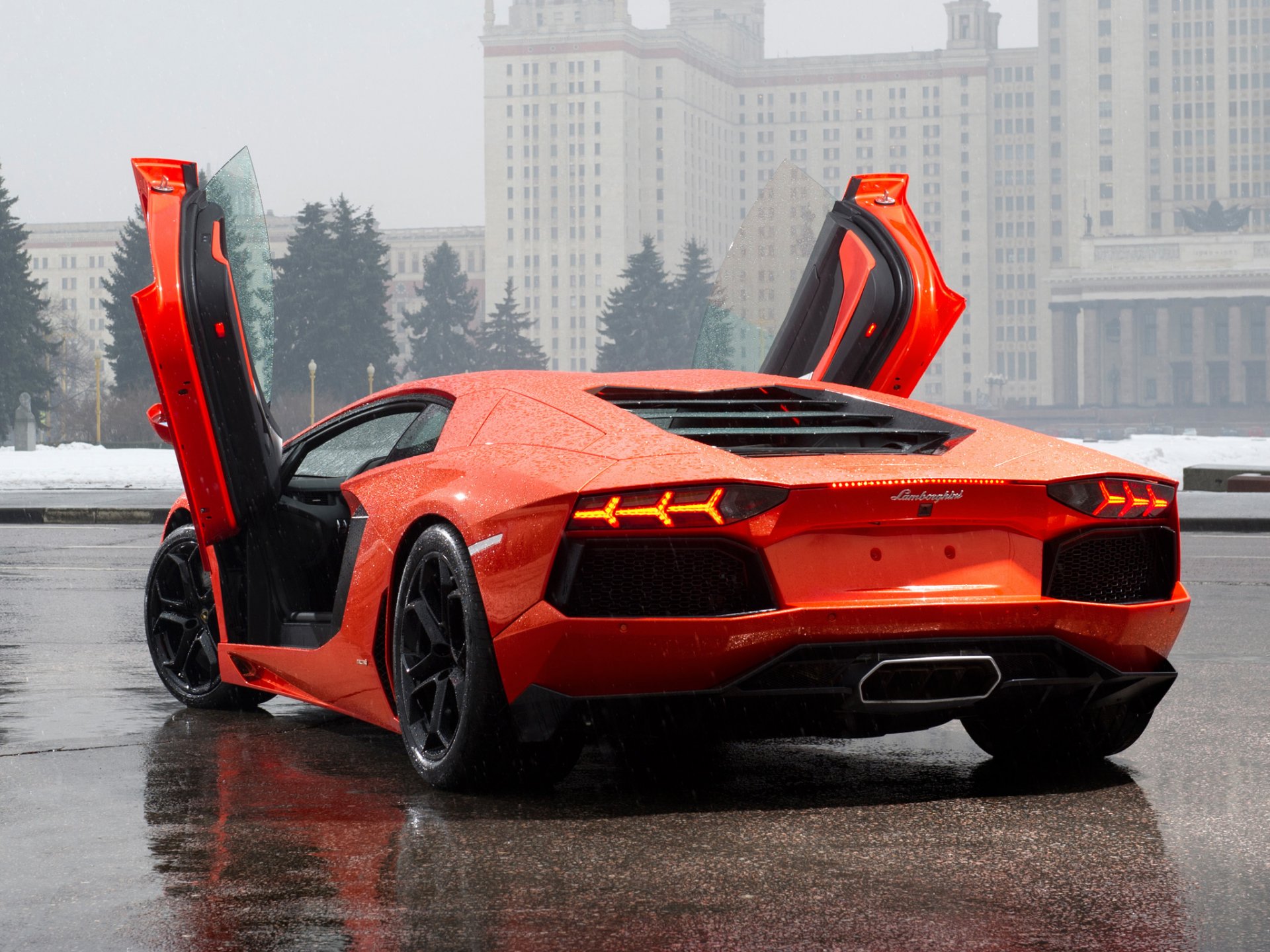 оранжевый автомобиль Lamborghini aventador загрузить