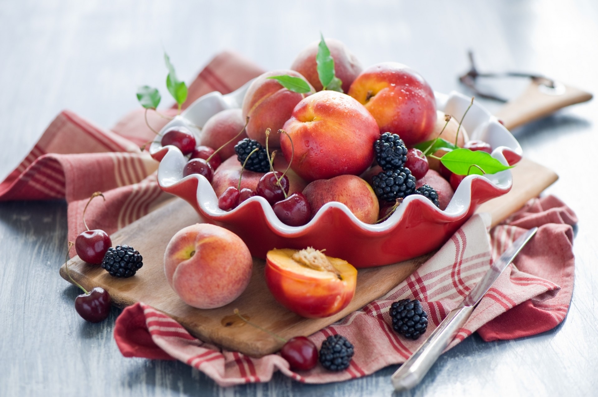 фруктово-ягодное ассорти бесплатно