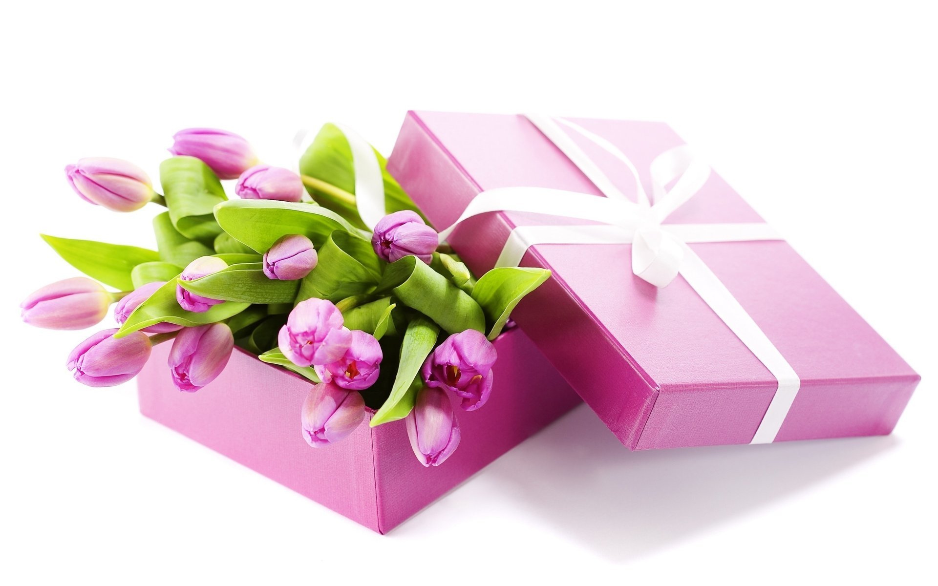 Подарочная коробка с тюльпанами для женщины