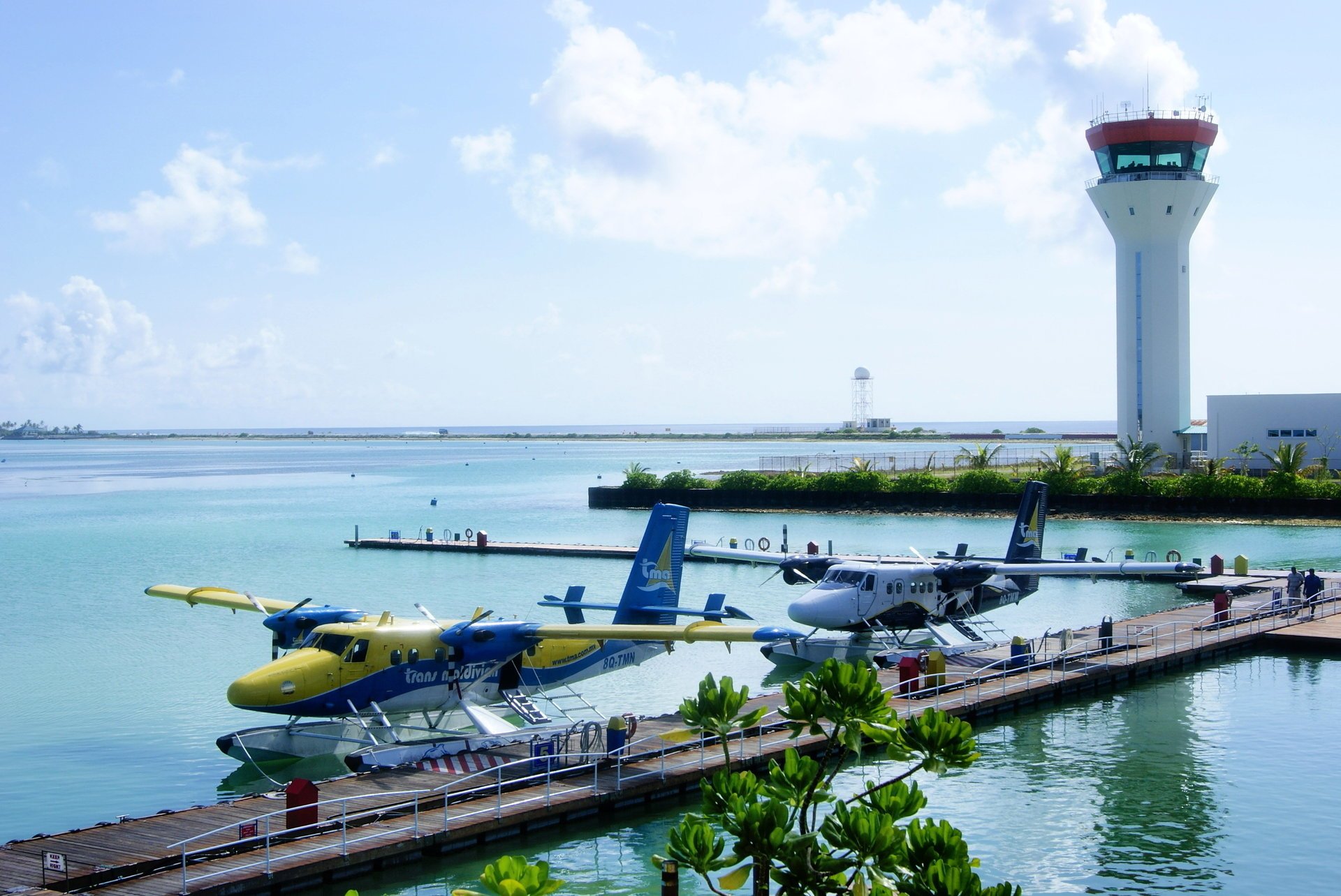 Прилёт самолетов в аэропорт на Мальдивах