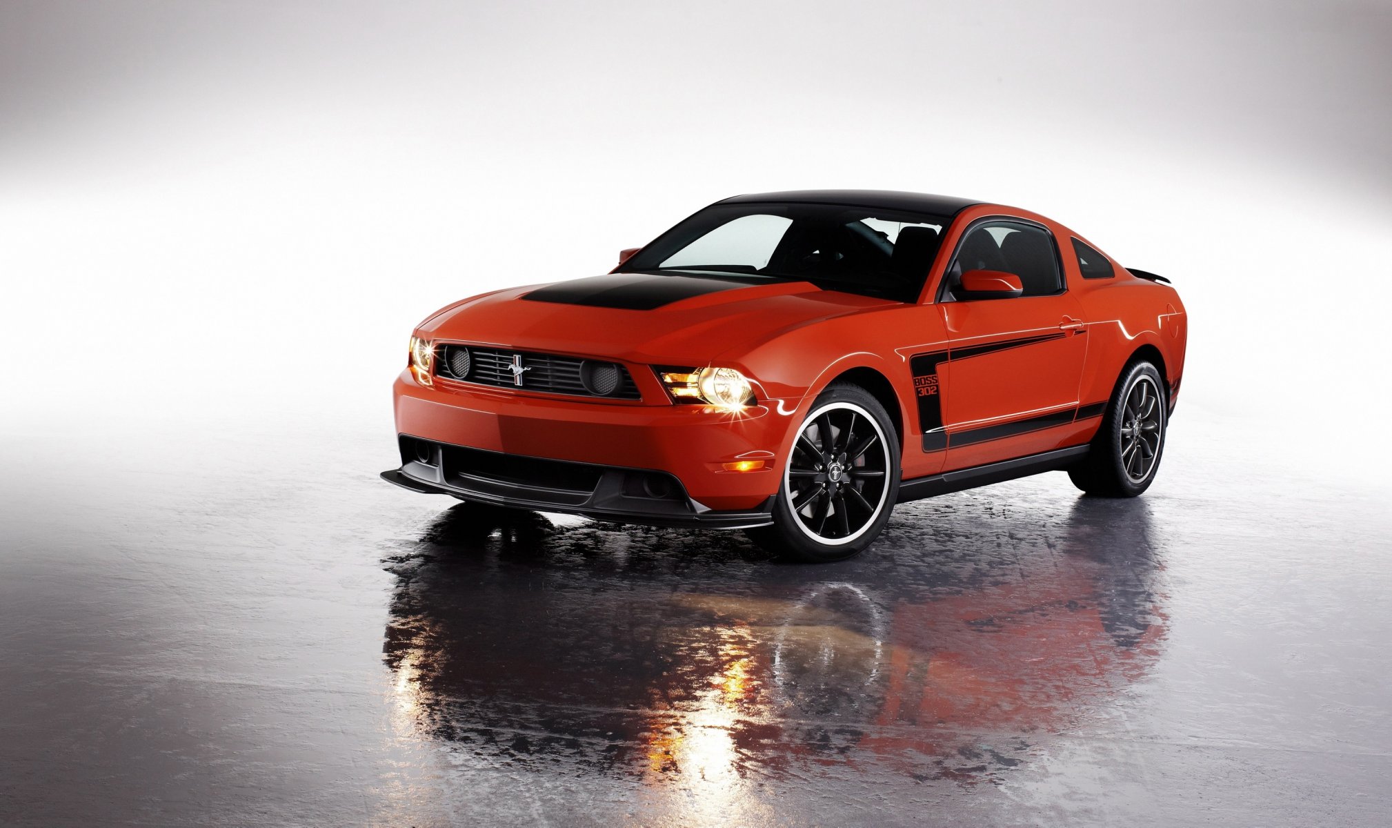 Красный Ford Mustang без смс