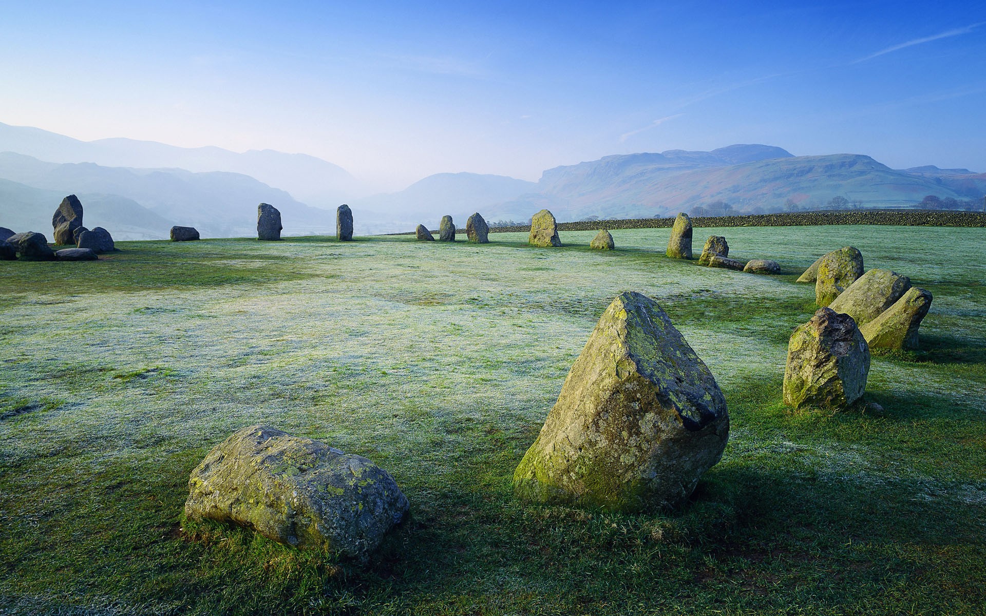 Земля идола. Дольмены Шотландии. Мегалиты Стоунхендж. Мегалиты Ирландии. Каменные менгиры Алтай.
