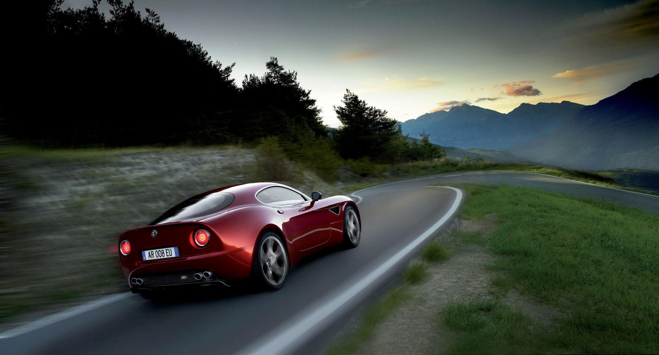 Alfa Romeo спорткар асфальт бесплатно