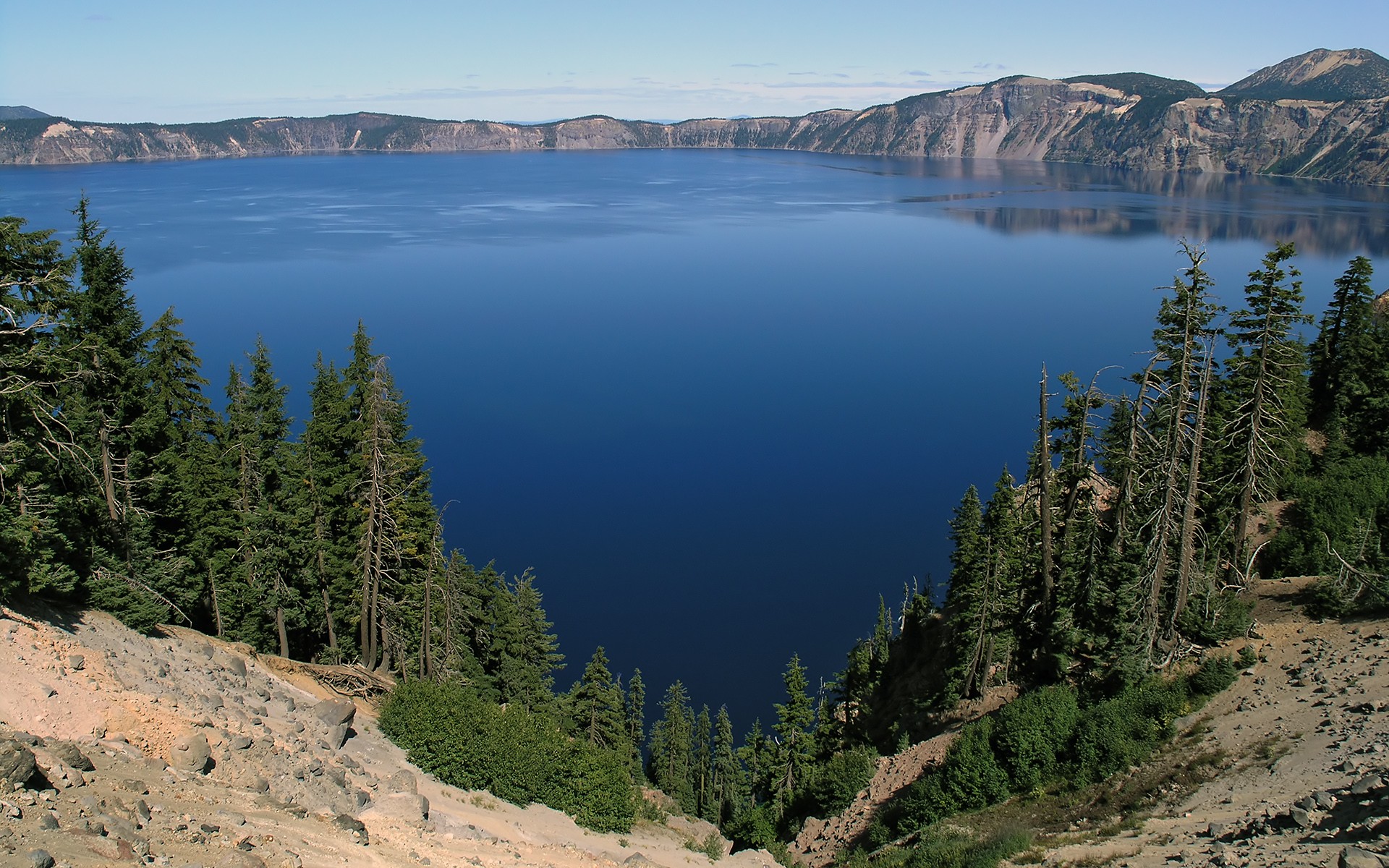 Озером называется природный водоем который. Озеро Байкал водоем. Озеро Мадалаярви. Большое Невольничье озеро. Байкал пресноводное озеро.