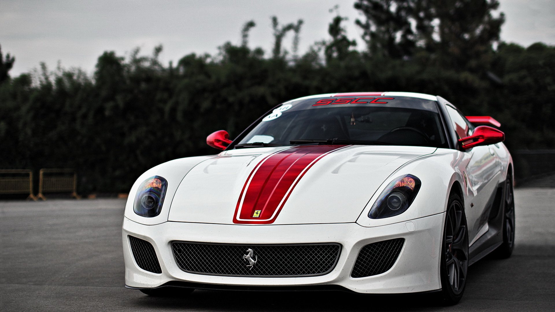 Феррари 599 GTO белая