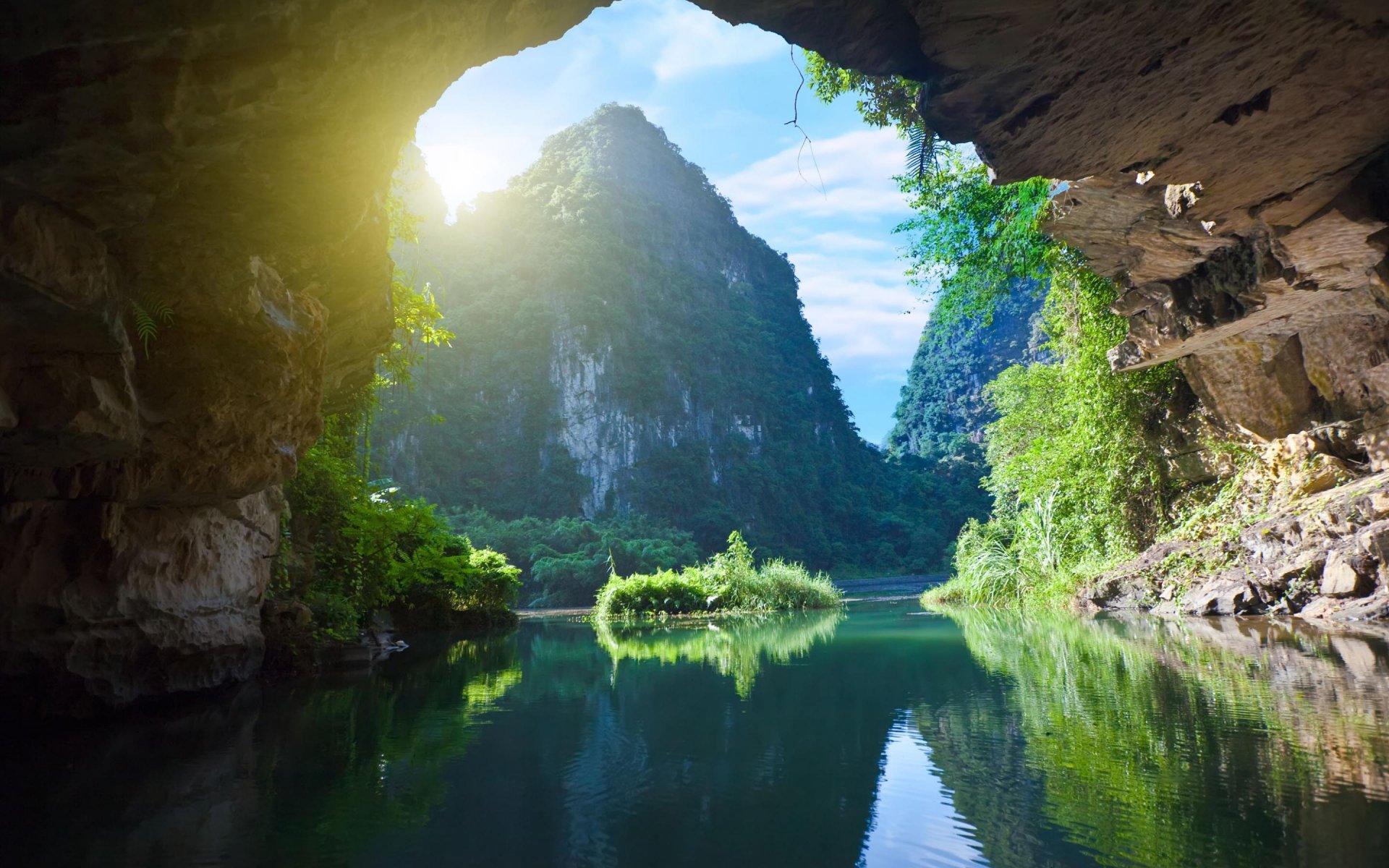 утесы скалы река природа вьетнам