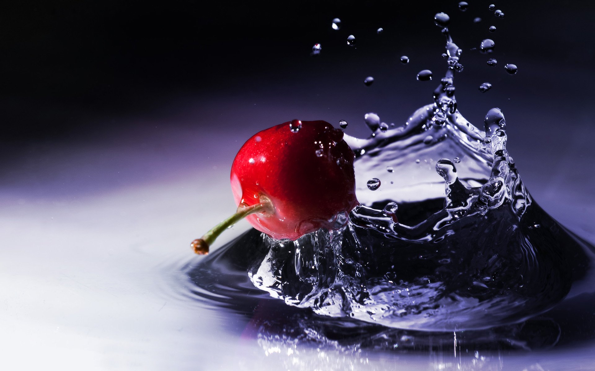 макро вишня ягода плод вода капли брызги