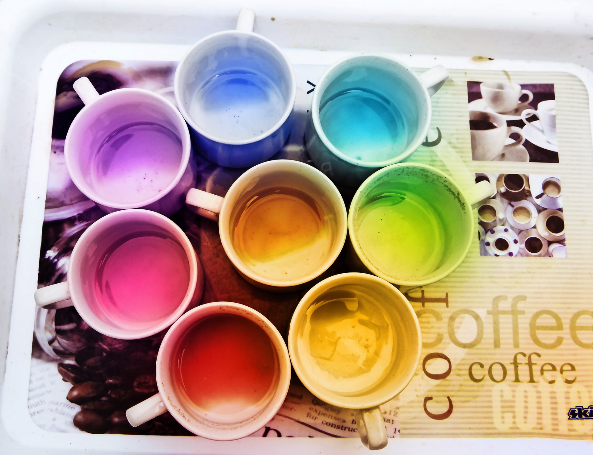 Разноцветные чашки скачать