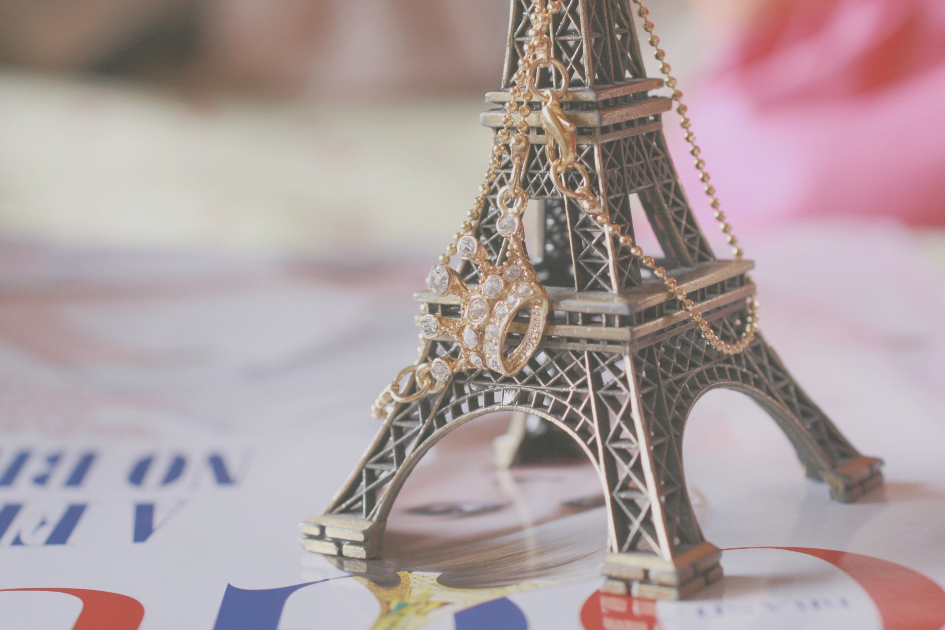 Париж в красках Эйфелева башня бесплатно