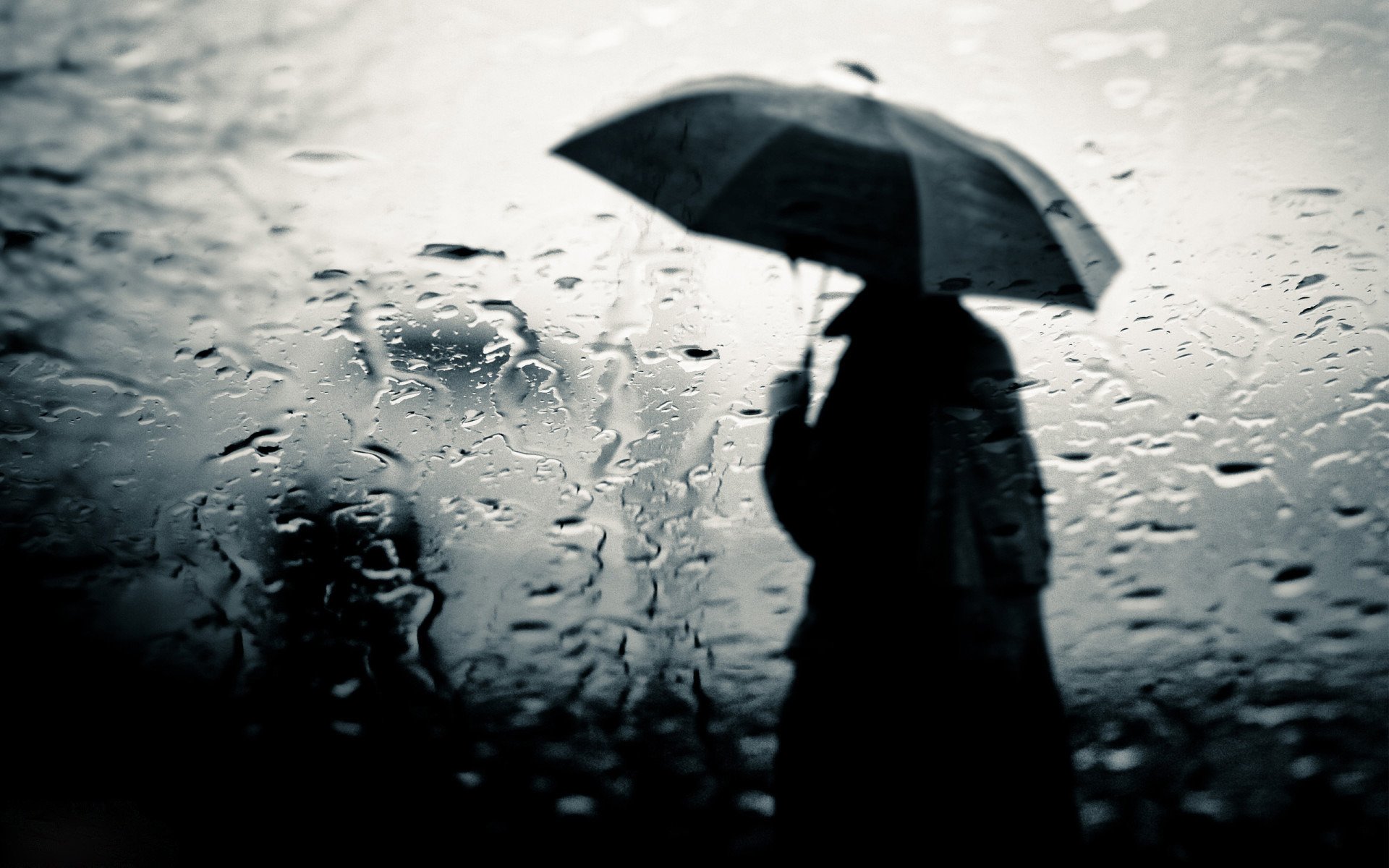 Одиночество под дождем