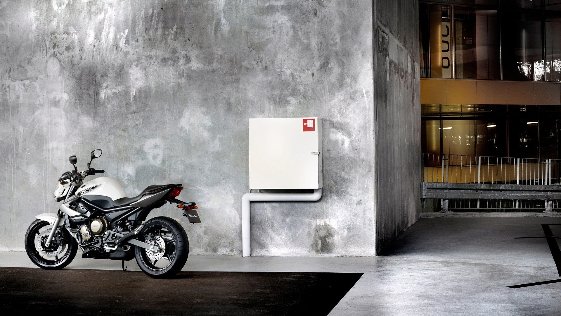Мотоцикл Yamaha парковка без смс