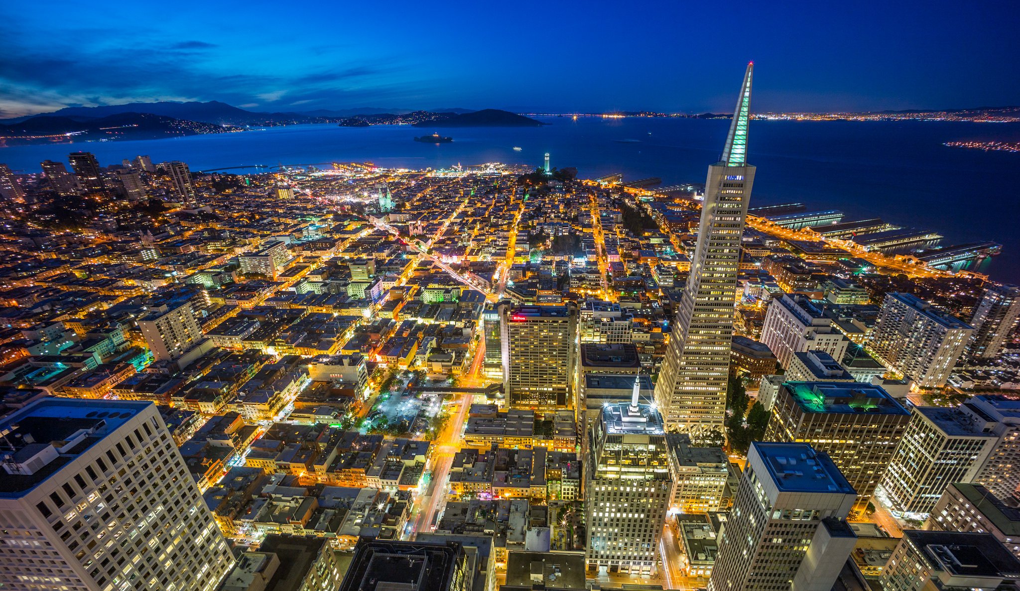 Калифорния сан. Сан-Франциско (Калифорния). Сан Франциско центр города. USA Сан Франциско. Сан Франциско небоскребы ночью.