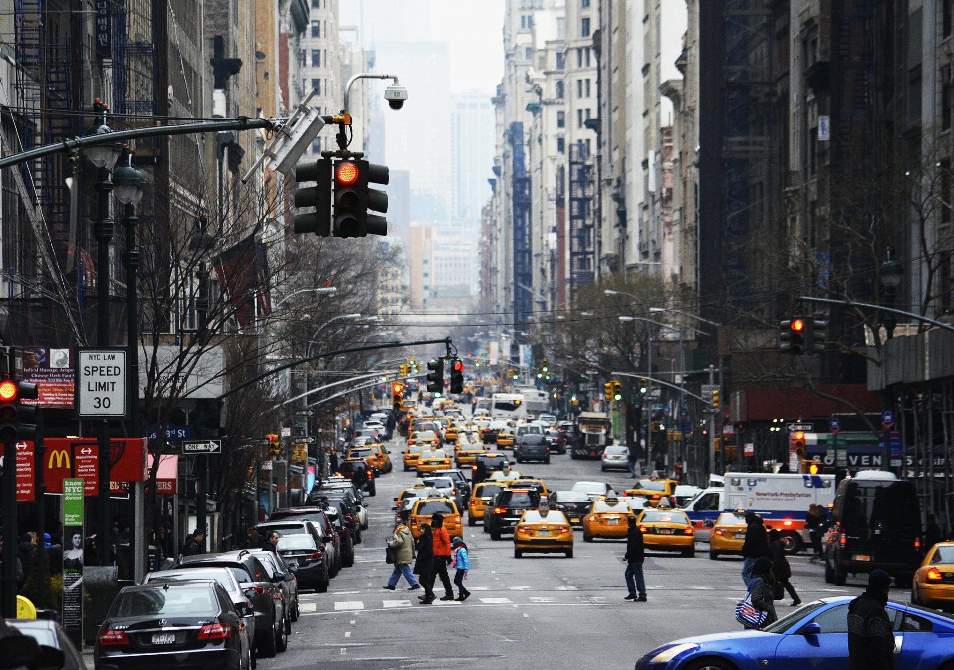 нью-йорк город трафик нью йорк небоскребы улица дома здания сша люди такси движение