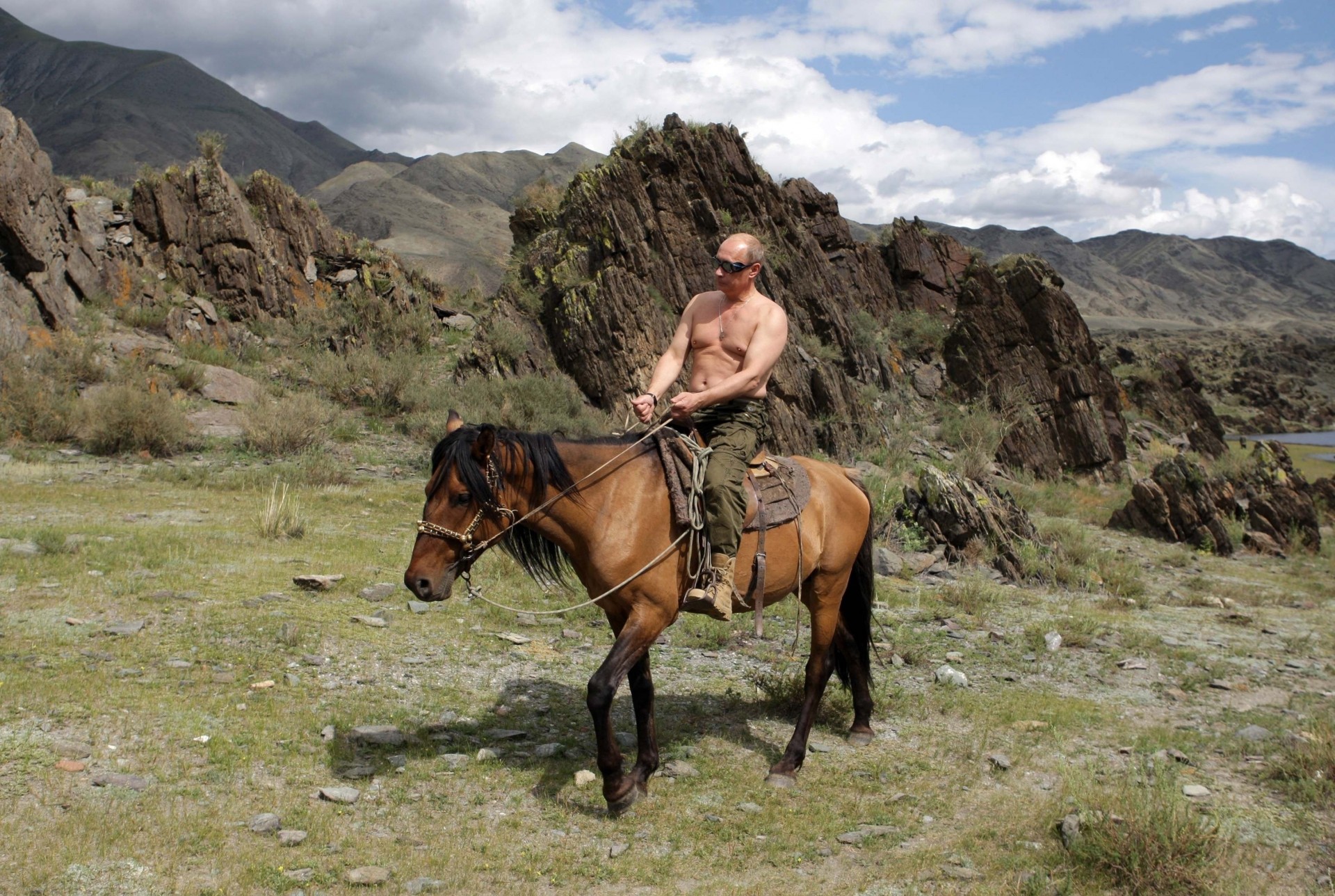 природа президент россии владимир путин обои премьер-министр россии путин лошадь горы