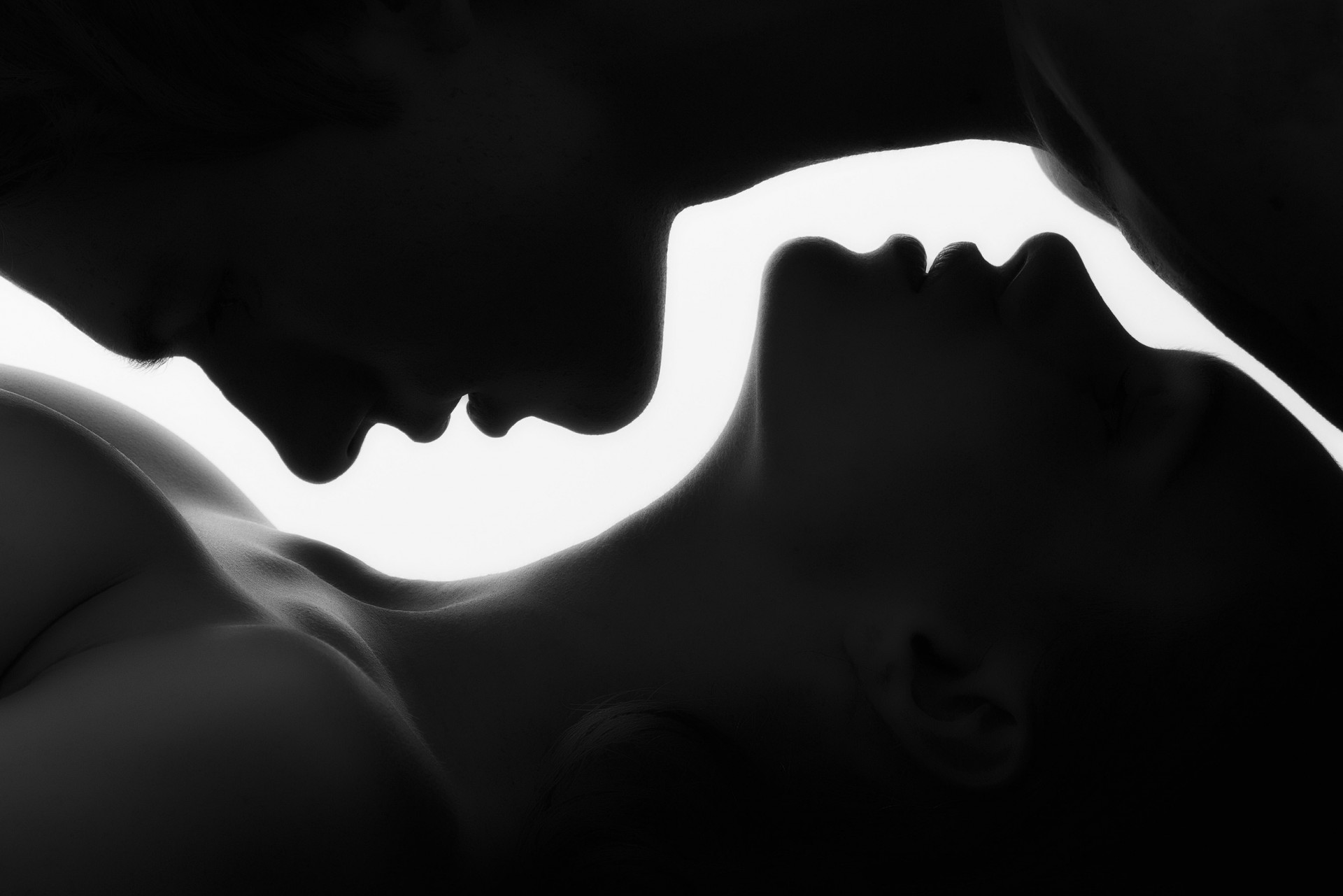 черно белый поцелуй эротика фото 23