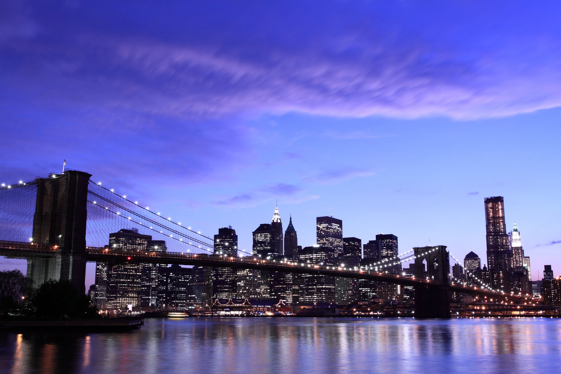 нью-йорк город бруклинский мост вечер огни небо облака