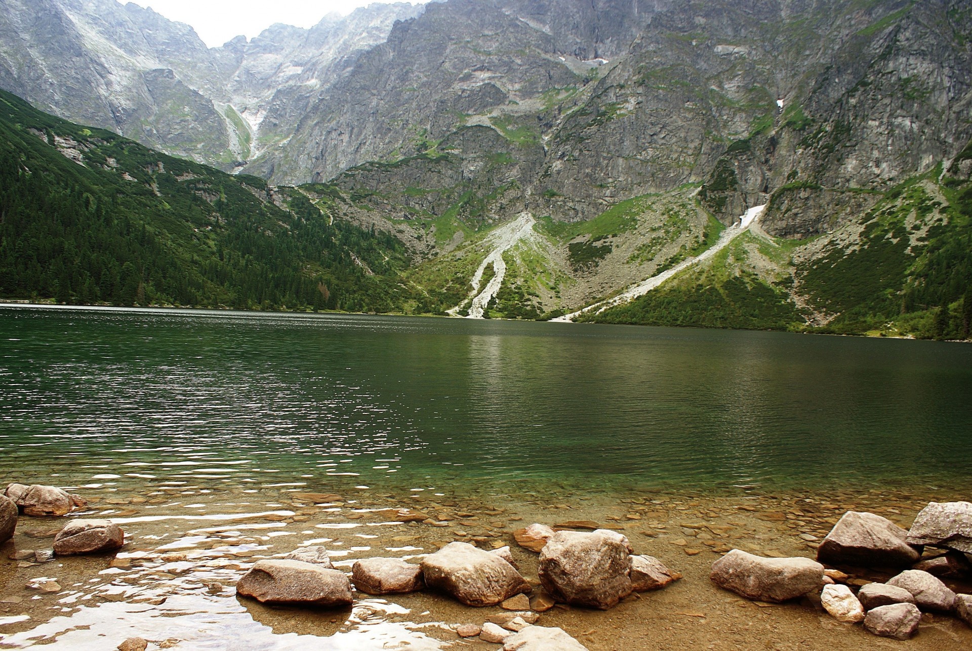камни озеро горы