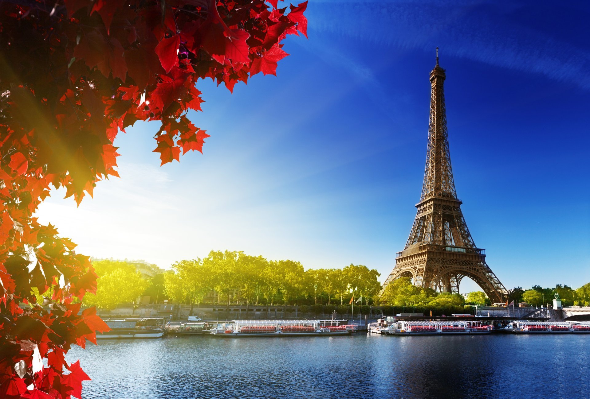 Эйфелева башня самая красивая в Париже