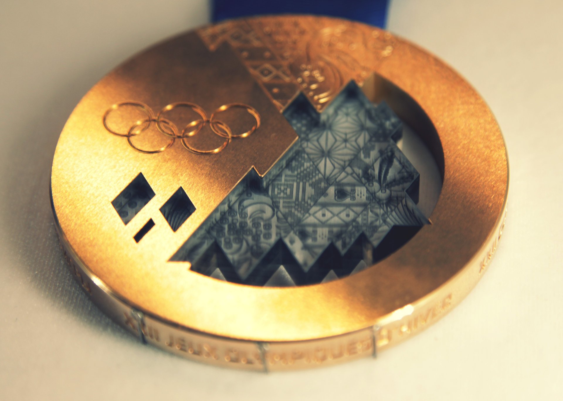 Золотая олимпийская медаль, Сочи 2014