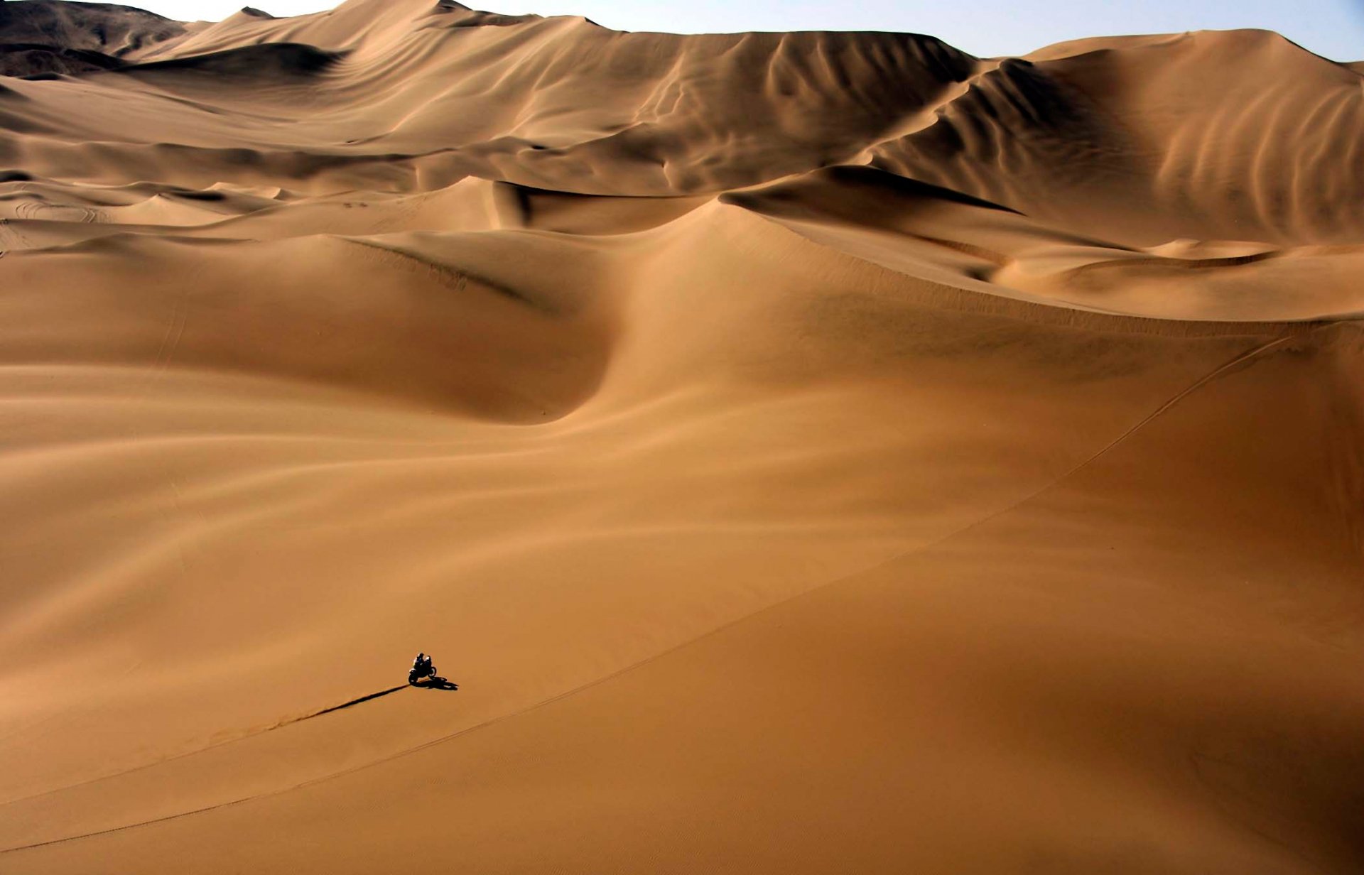 мотоцикл дакар митинг пустыня песок дюны жара спорт