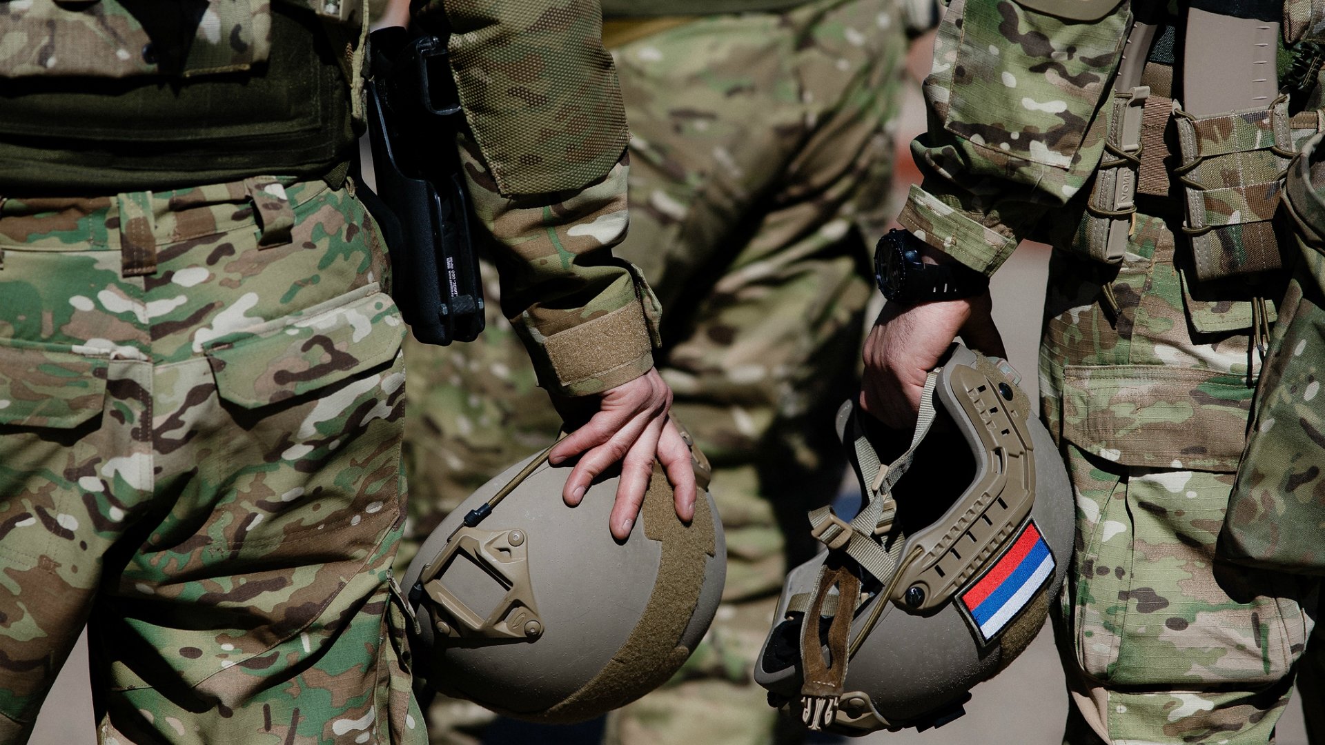 армия россия военные каски форма флаг камуфляж стиль