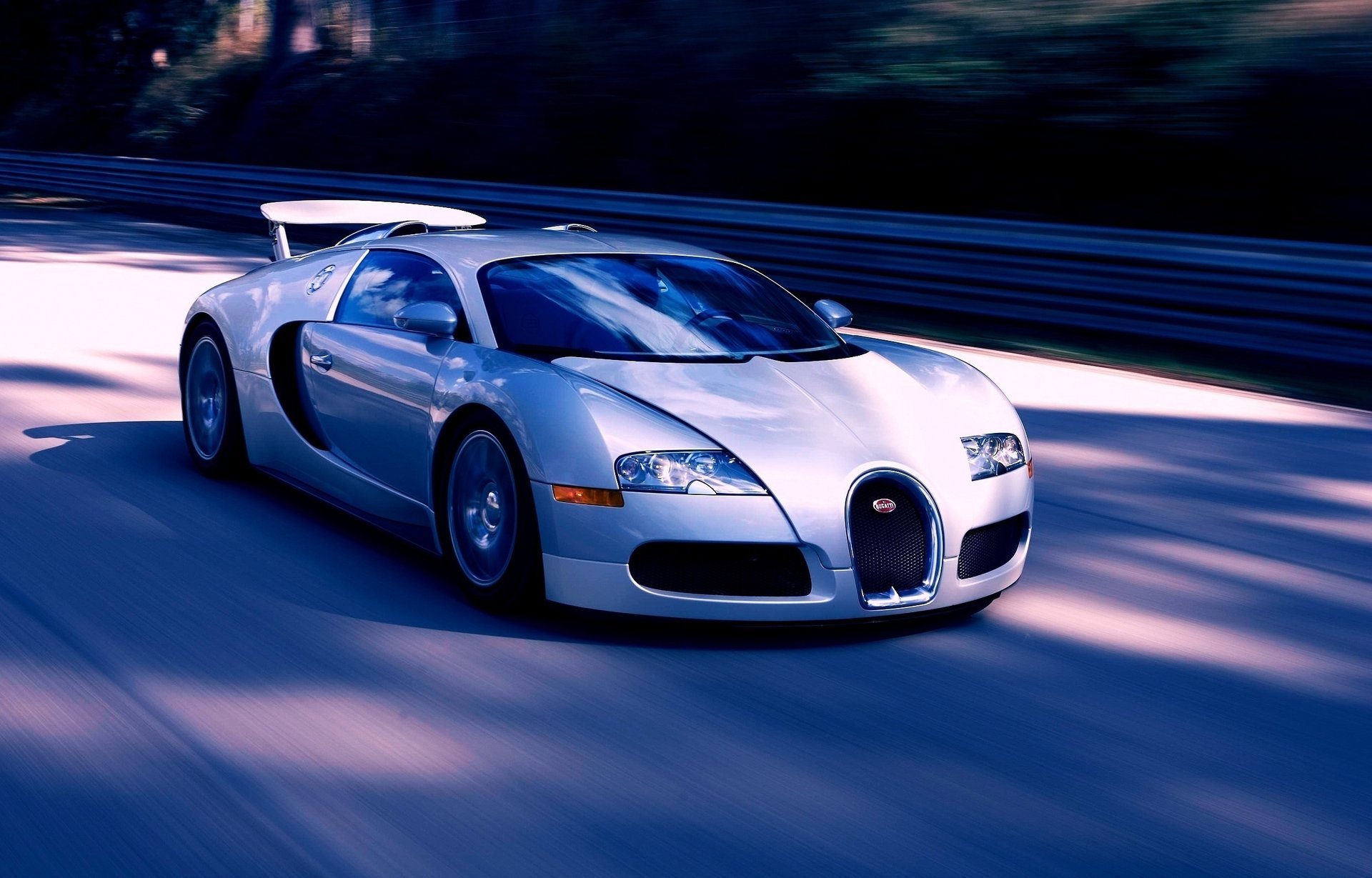 Bugatti veyron белый на скорости