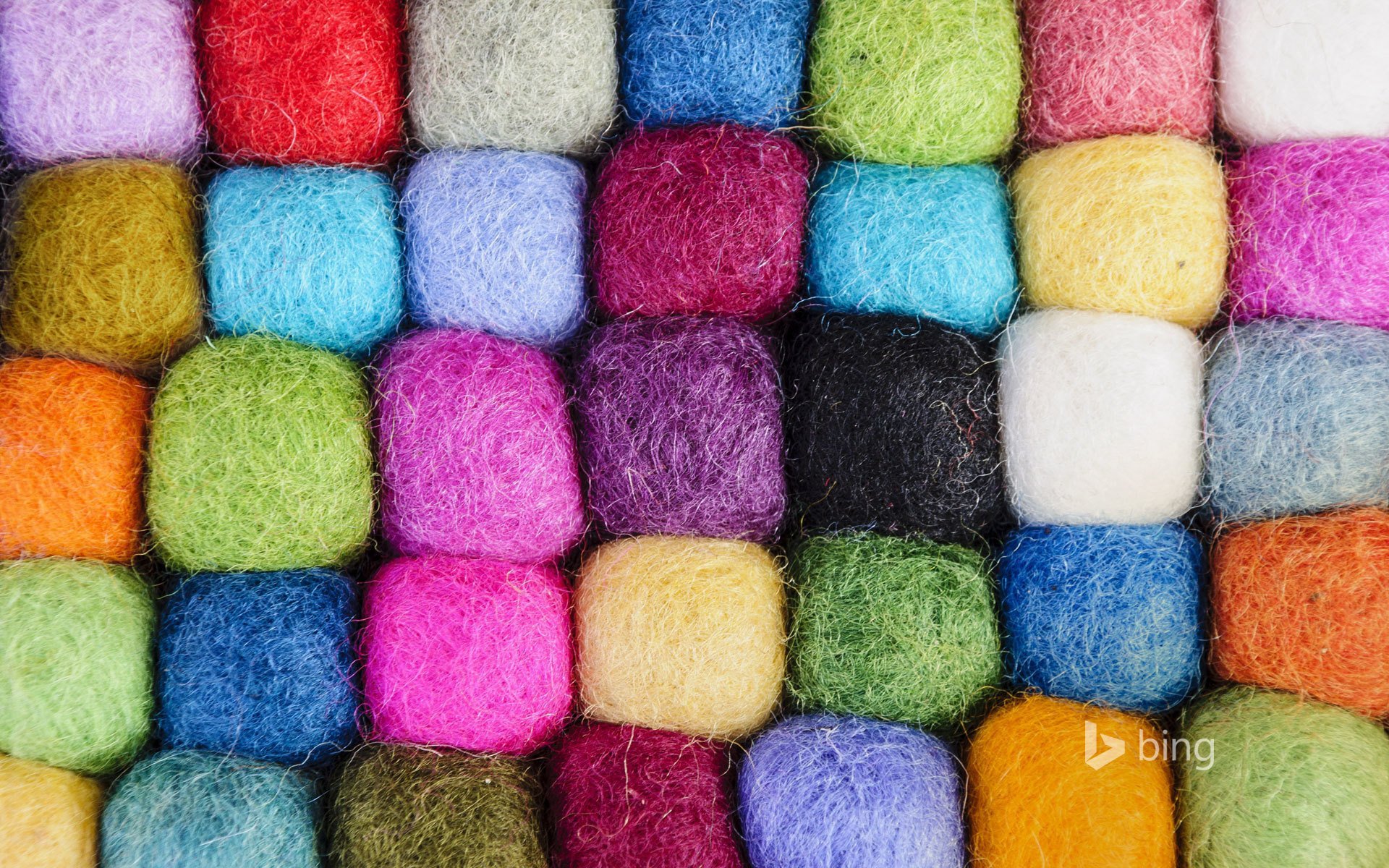 Разноцветная шерстяная пряжа для вязания