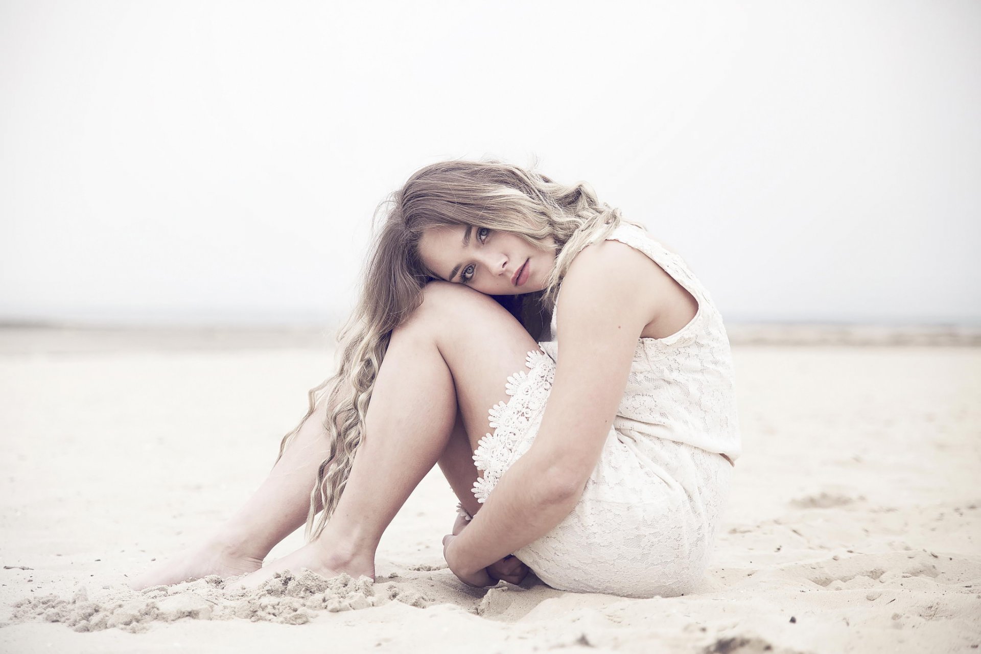 лиза пляж взгляд платье песок