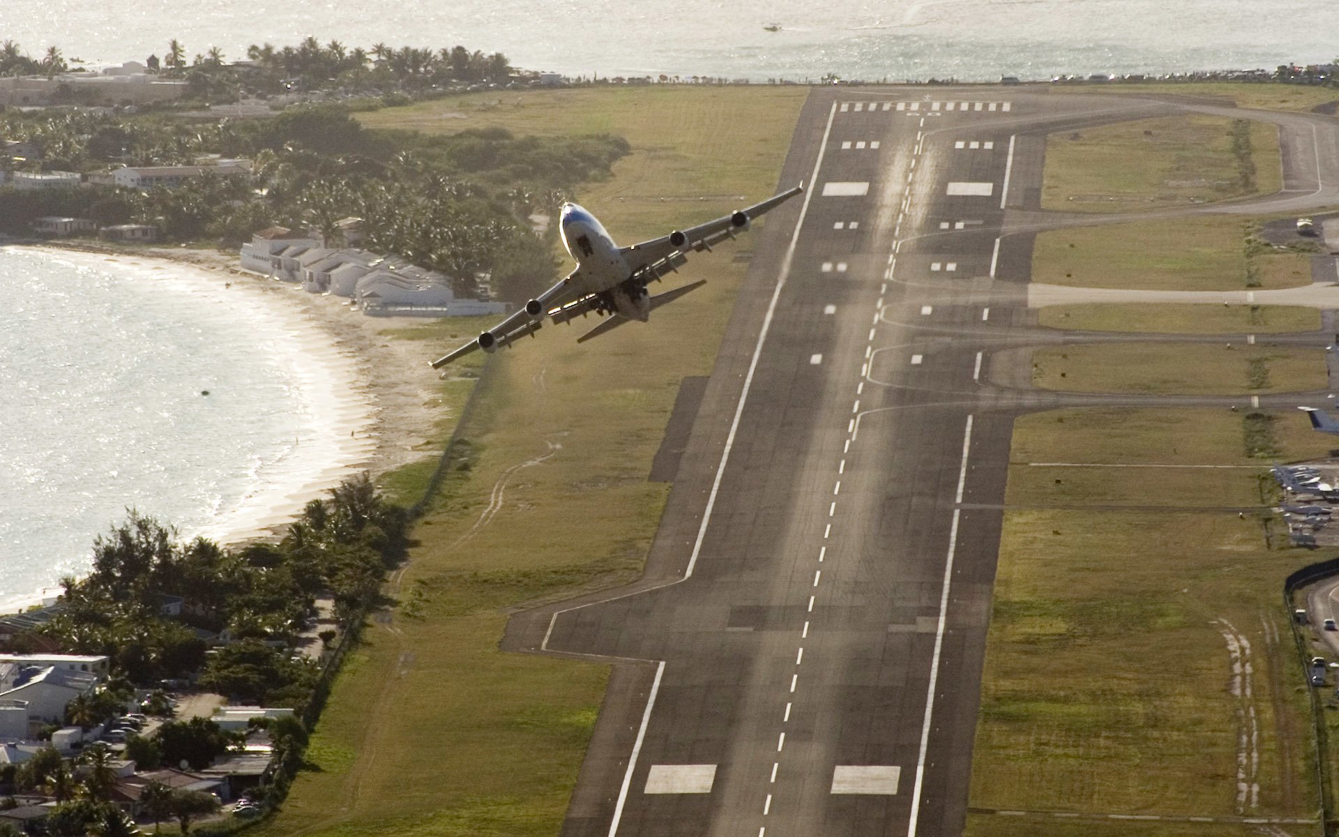 боинг klm airfrance аэропорт пассажирский самолёт взлётная полоса впп остров море океан