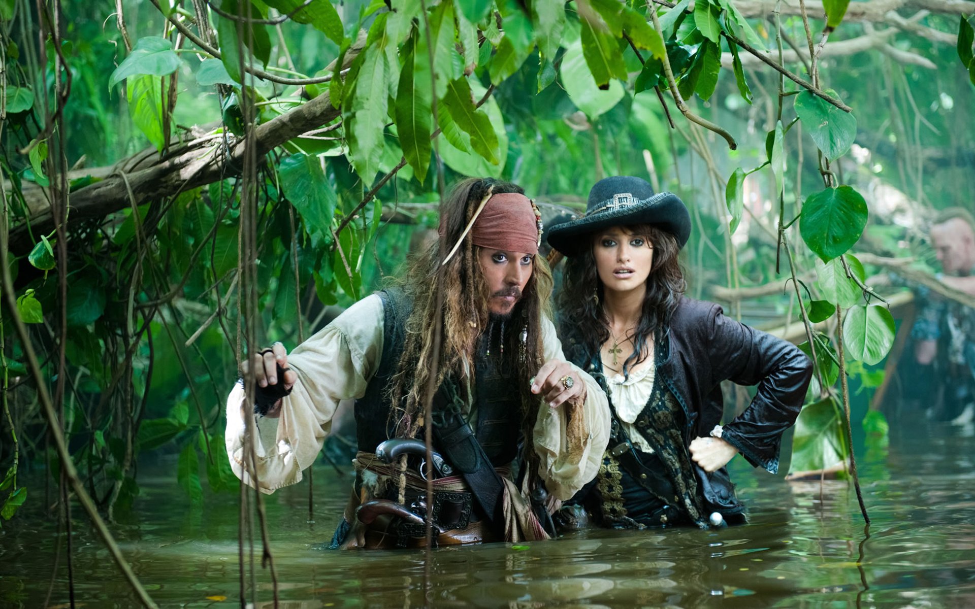 пираты карибского моря 4 джек воробей джонни депп вода джунгли девушка пистоли