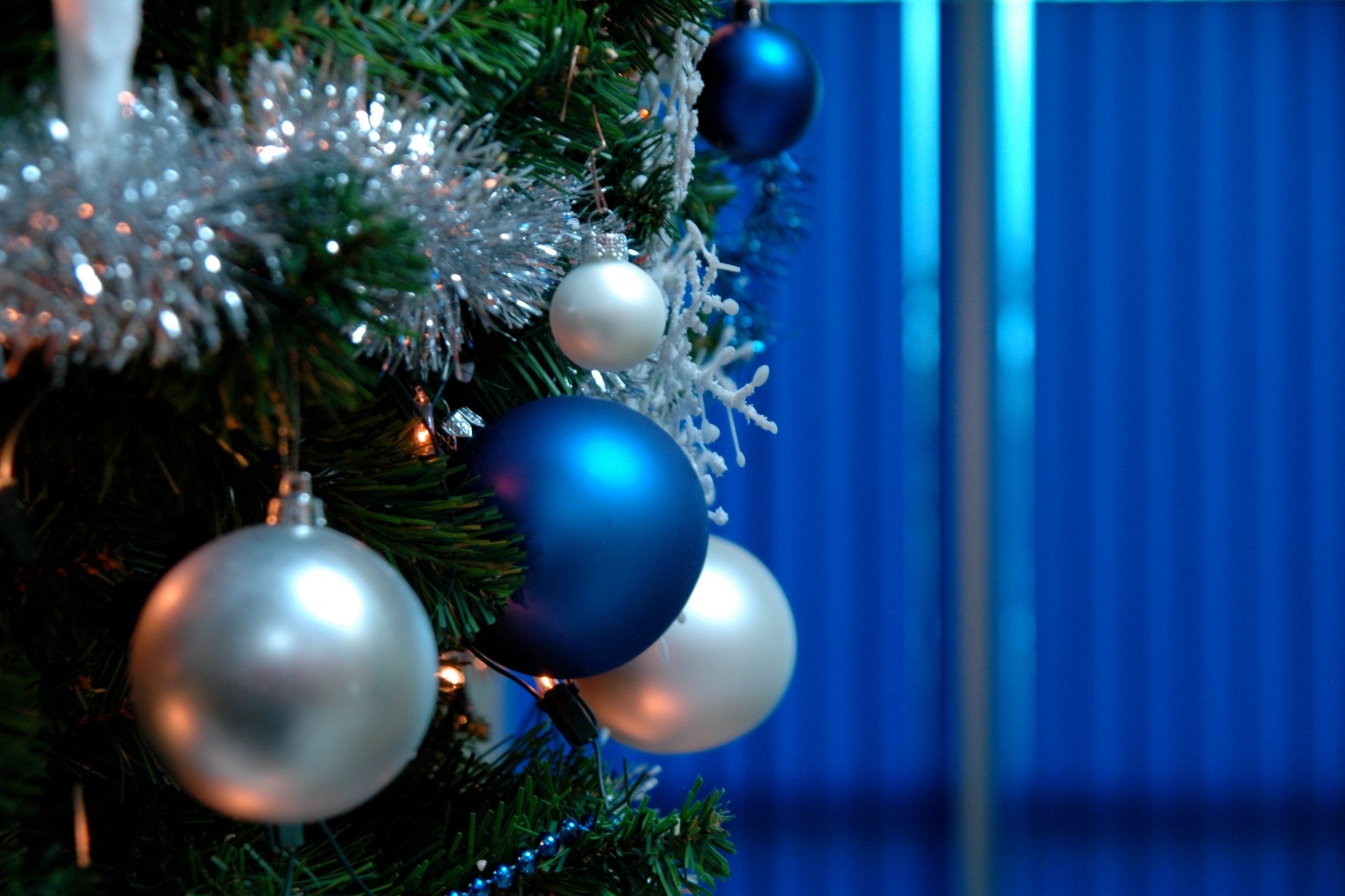 праздник новый год рождество новогодние украшения игрушки шар ель елка фон обои широкоформатные полноэкранные широкоэкранные широкоформатный