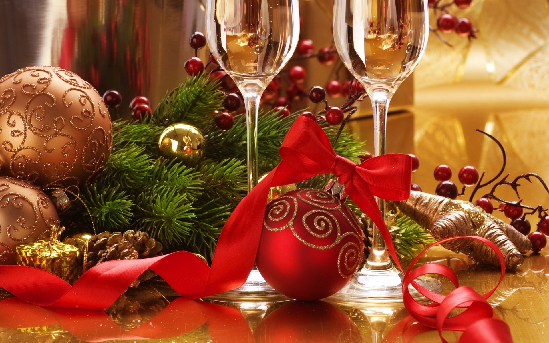 новый год с новым годом праздник новогодние обои рождественские цвета новогоднее украшение праздник обои декорации ель шампанское бокалы игрушки шары шишки лента