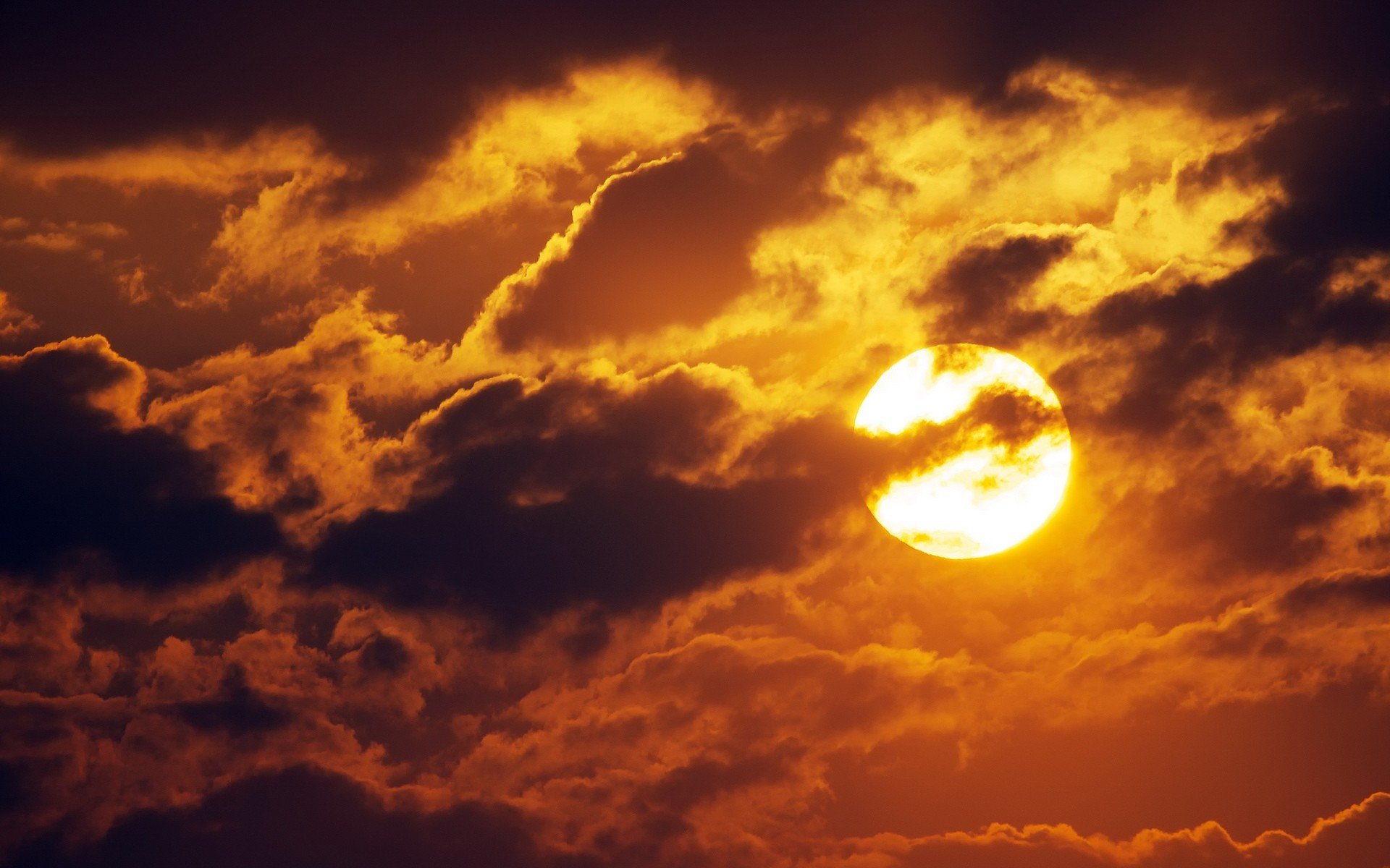 Солнце Через Облака Фото